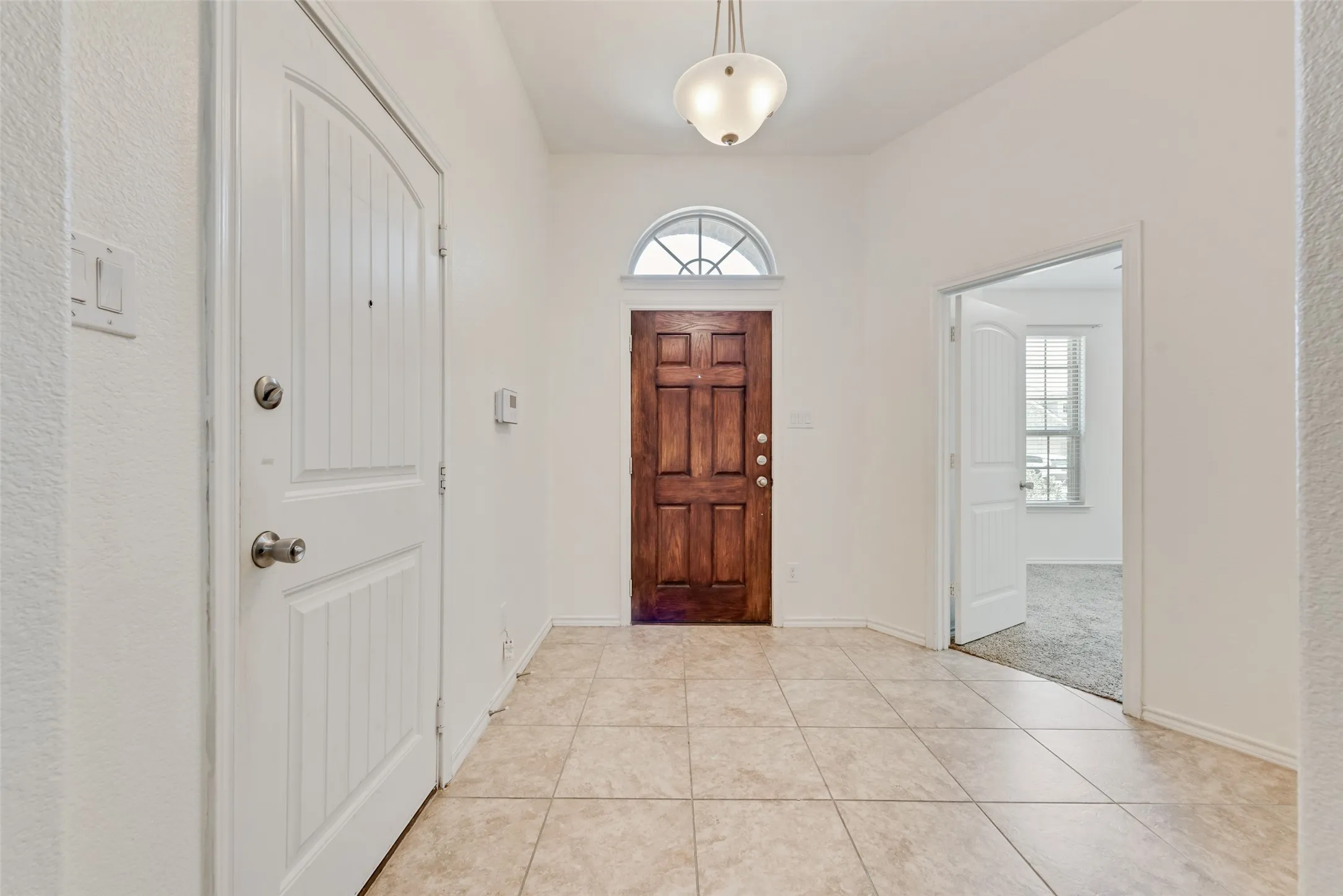 Single Family Residence For Sale in Tarrant County , 11321 Gold Canyon Drive, Fort Worth, Texas 76052, 4 Bedroom, 2 Bathroom, 2 Garage spaces, 2,302 Sqft, built in 2017, mls#21363404, Real Estate Agent in Fort Worth, Homes For Sale in Tarrant county, Homes For Sale in Fort Worth, Realtor in Fort Worth Texas, Real Estate Brokerage Independent Realty Texas, Luminita Cordes Realtor