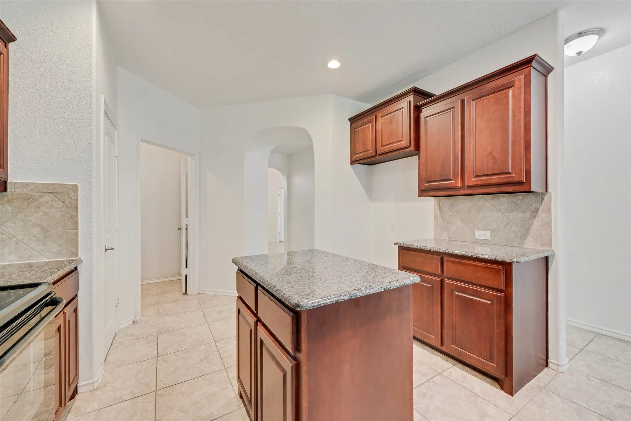 Single Family Residence For Sale in Tarrant County , 11321 Gold Canyon Drive, Fort Worth, Texas 76052, 4 Bedroom, 2 Bathroom, 2 Garage spaces, 2,302 Sqft, built in 2017, mls#21363404, Real Estate Agent in Fort Worth, Homes For Sale in Tarrant county, Homes For Sale in Fort Worth, Realtor in Fort Worth Texas, Real Estate Brokerage Independent Realty Texas, Luminita Cordes Realtor