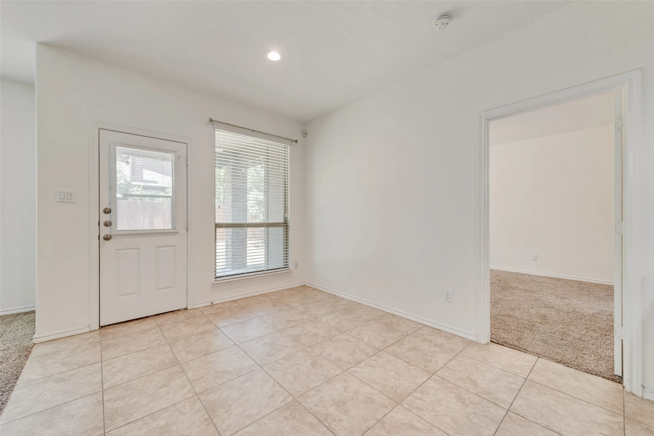 Single Family Residence For Sale in Tarrant County , 11321 Gold Canyon Drive, Fort Worth, Texas 76052, 4 Bedroom, 2 Bathroom, 2 Garage spaces, 2,302 Sqft, built in 2017, mls#21363404, Real Estate Agent in Fort Worth, Homes For Sale in Tarrant county, Homes For Sale in Fort Worth, Realtor in Fort Worth Texas, Real Estate Brokerage Independent Realty Texas, Luminita Cordes Realtor