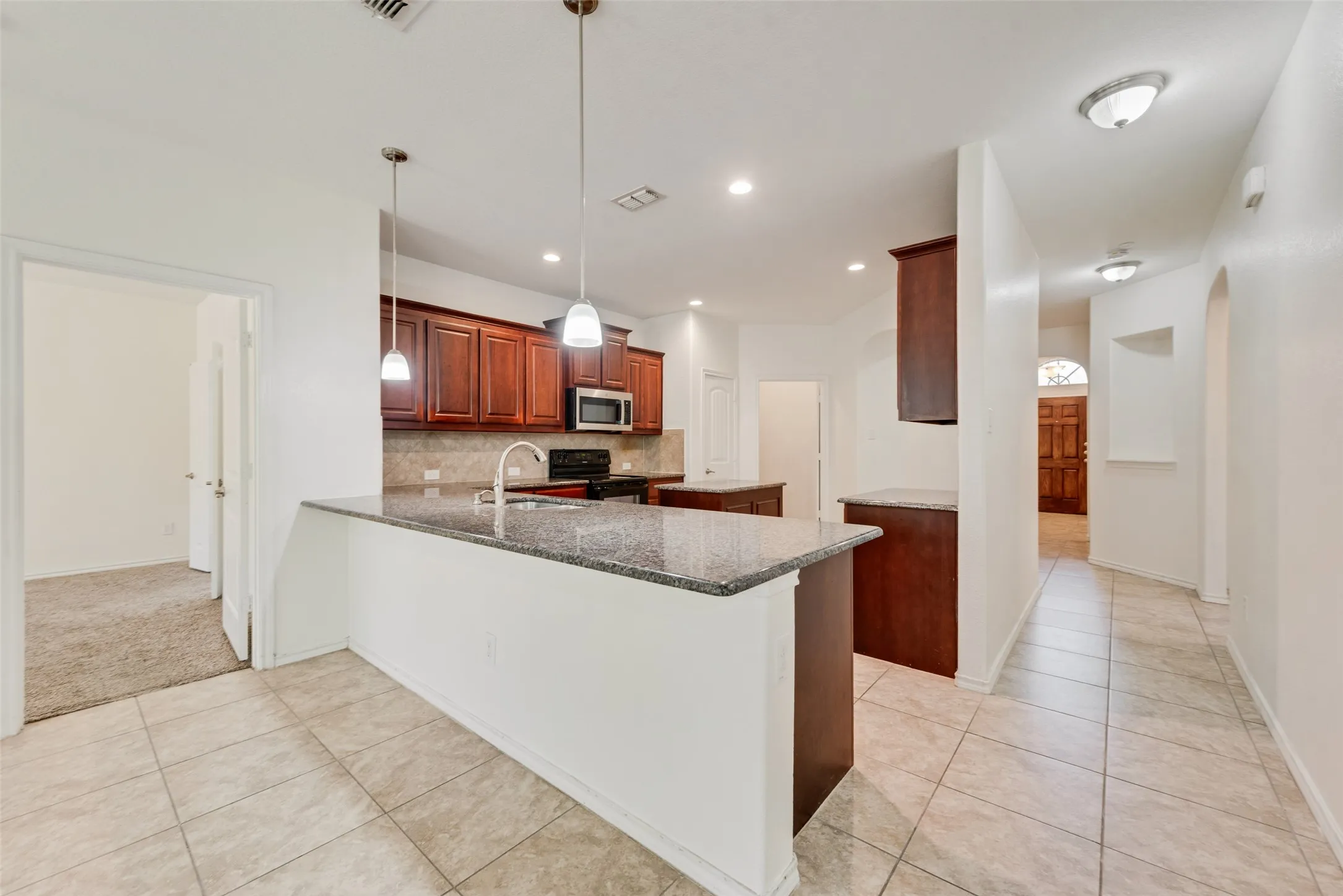 Single Family Residence For Sale in Tarrant County , 11321 Gold Canyon Drive, Fort Worth, Texas 76052, 4 Bedroom, 2 Bathroom, 2 Garage spaces, 2,302 Sqft, built in 2017, mls#21363404, Real Estate Agent in Fort Worth, Homes For Sale in Tarrant county, Homes For Sale in Fort Worth, Realtor in Fort Worth Texas, Real Estate Brokerage Independent Realty Texas, Luminita Cordes Realtor