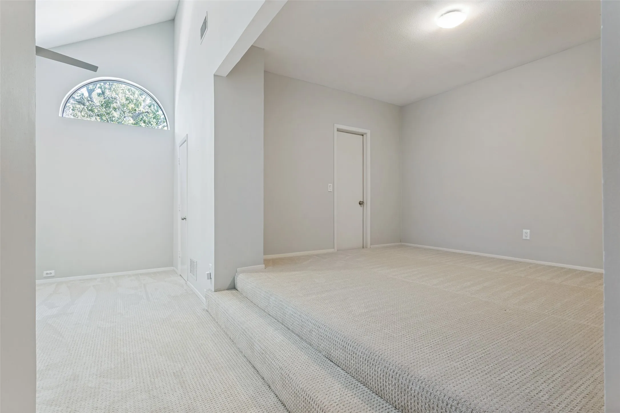 Single Family Residence For Sale in Collin County , 5720 Moss Creek Trail, Dallas, Texas 75252, 4 Bedroom, 3 Bathroom, 2 Garage spaces, 3,645 Sqft, built in 1987, mls#21308949, Real Estate Agent in Dallas, Homes For Sale in Collin county, Homes For Sale in Dallas, Realtor in Dallas Texas, Real Estate Brokerage Independent Realty Texas, Luminita Cordes Realtor