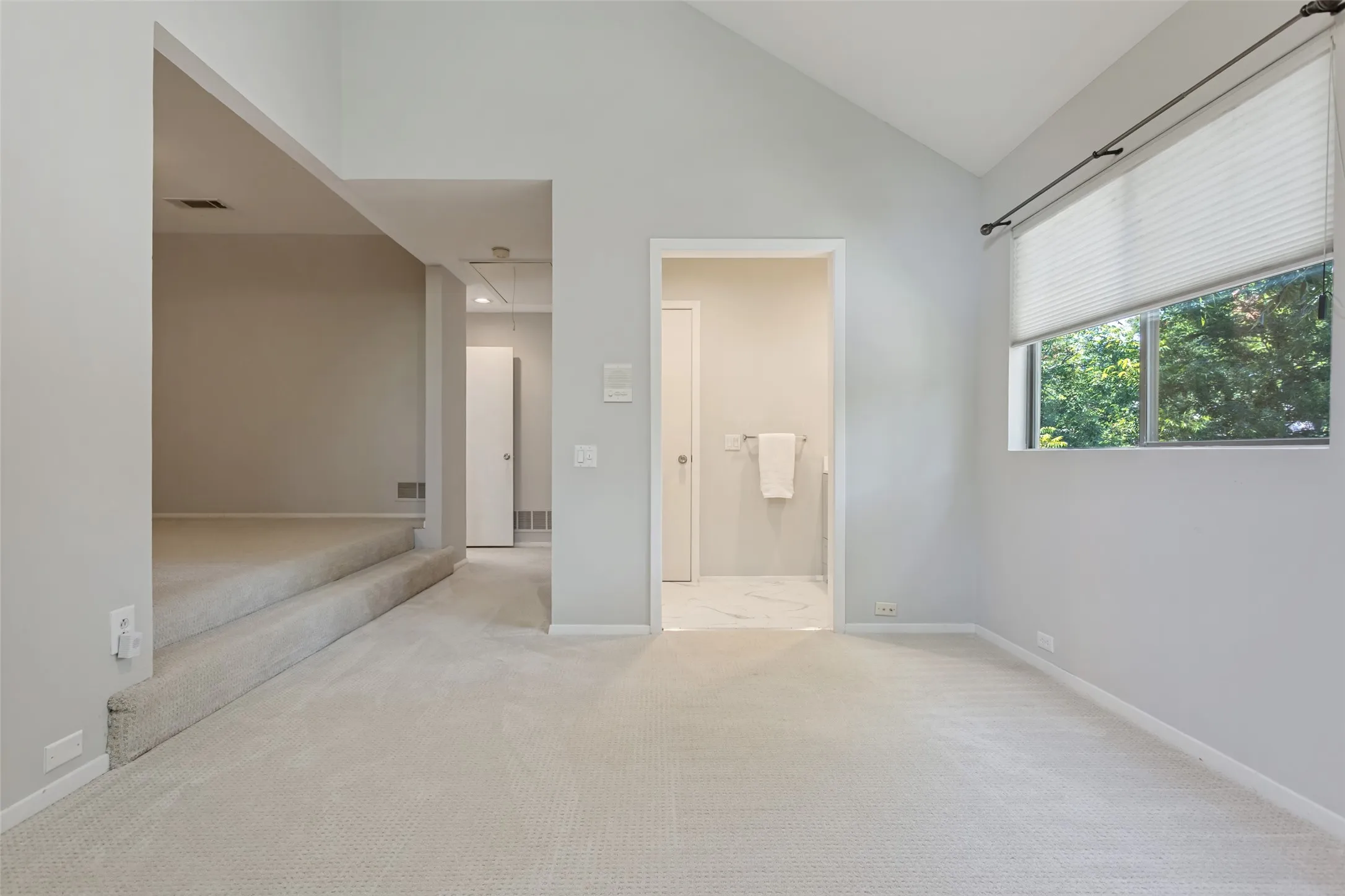 Single Family Residence For Sale in Collin County , 5720 Moss Creek Trail, Dallas, Texas 75252, 4 Bedroom, 3 Bathroom, 2 Garage spaces, 3,645 Sqft, built in 1987, mls#21308949, Real Estate Agent in Dallas, Homes For Sale in Collin county, Homes For Sale in Dallas, Realtor in Dallas Texas, Real Estate Brokerage Independent Realty Texas, Luminita Cordes Realtor