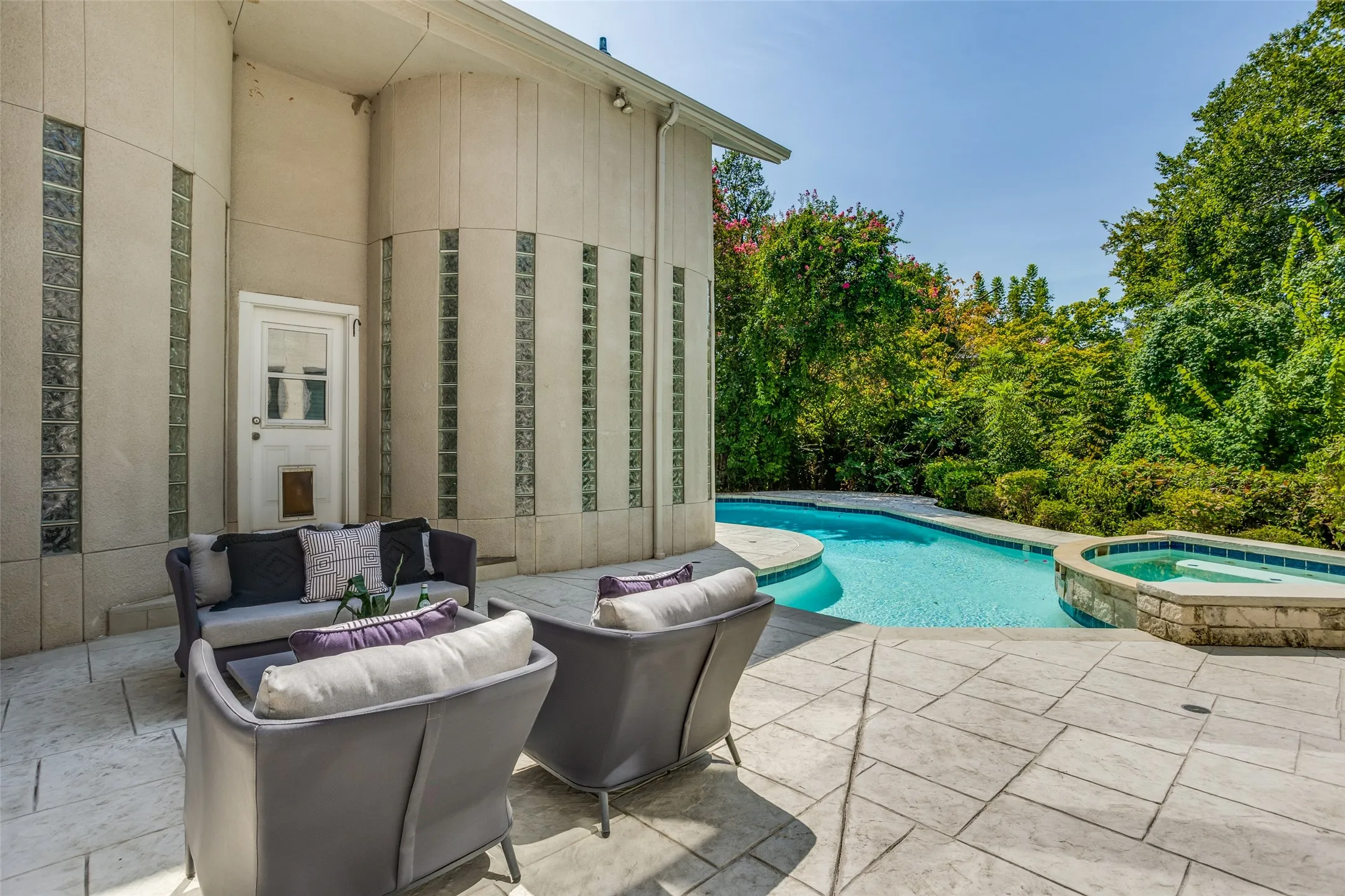 Single Family Residence For Sale in Collin County , 5720 Moss Creek Trail, Dallas, Texas 75252, 4 Bedroom, 3 Bathroom, 2 Garage spaces, 3,645 Sqft, built in 1987, mls#21308949, Real Estate Agent in Dallas, Homes For Sale in Collin county, Homes For Sale in Dallas, Realtor in Dallas Texas, Real Estate Brokerage Independent Realty Texas, Luminita Cordes Realtor