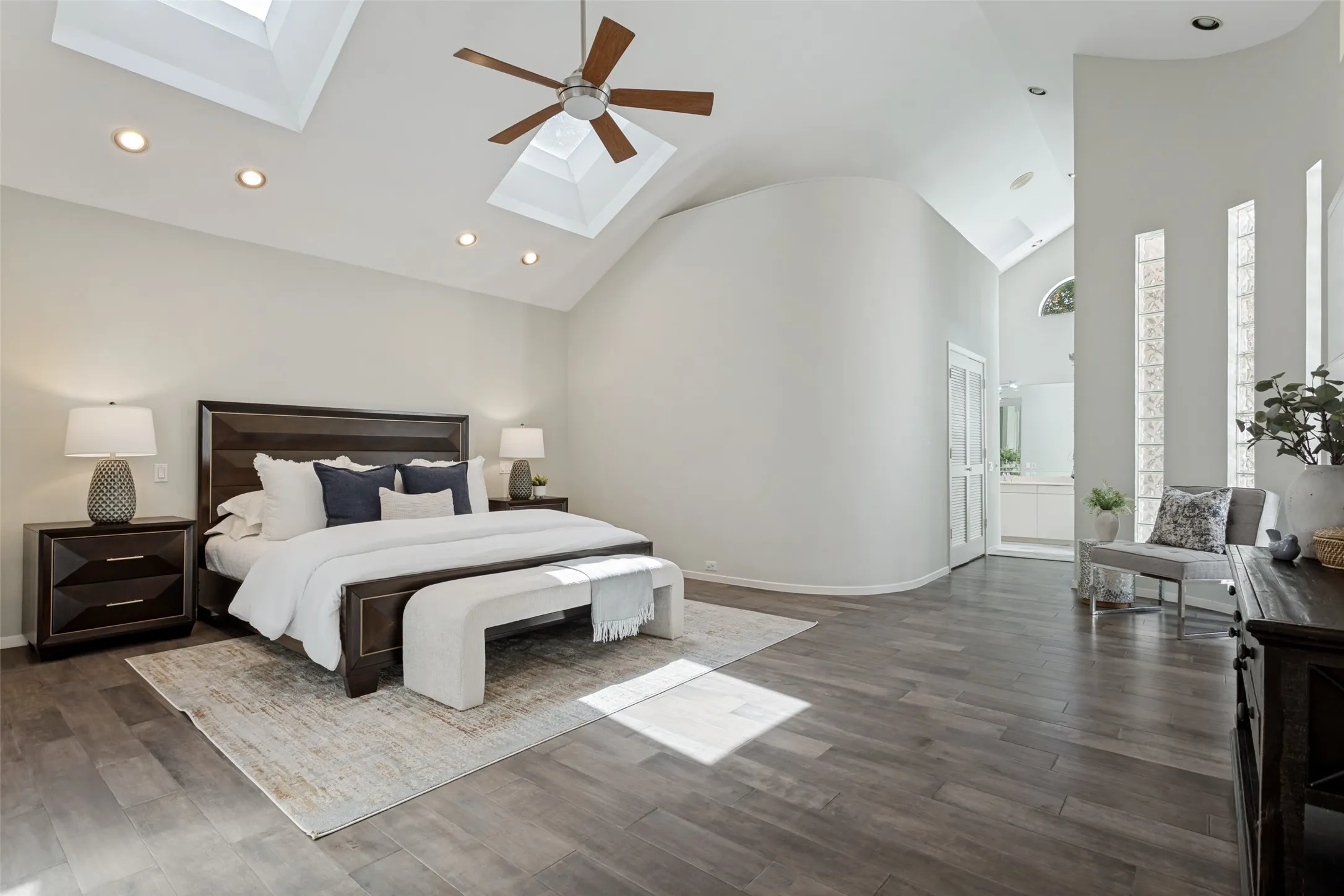 Single Family Residence For Sale in Collin County , 5720 Moss Creek Trail, Dallas, Texas 75252, 4 Bedroom, 3 Bathroom, 2 Garage spaces, 3,645 Sqft, built in 1987, mls#21308949, Real Estate Agent in Dallas, Homes For Sale in Collin county, Homes For Sale in Dallas, Realtor in Dallas Texas, Real Estate Brokerage Independent Realty Texas, Luminita Cordes Realtor