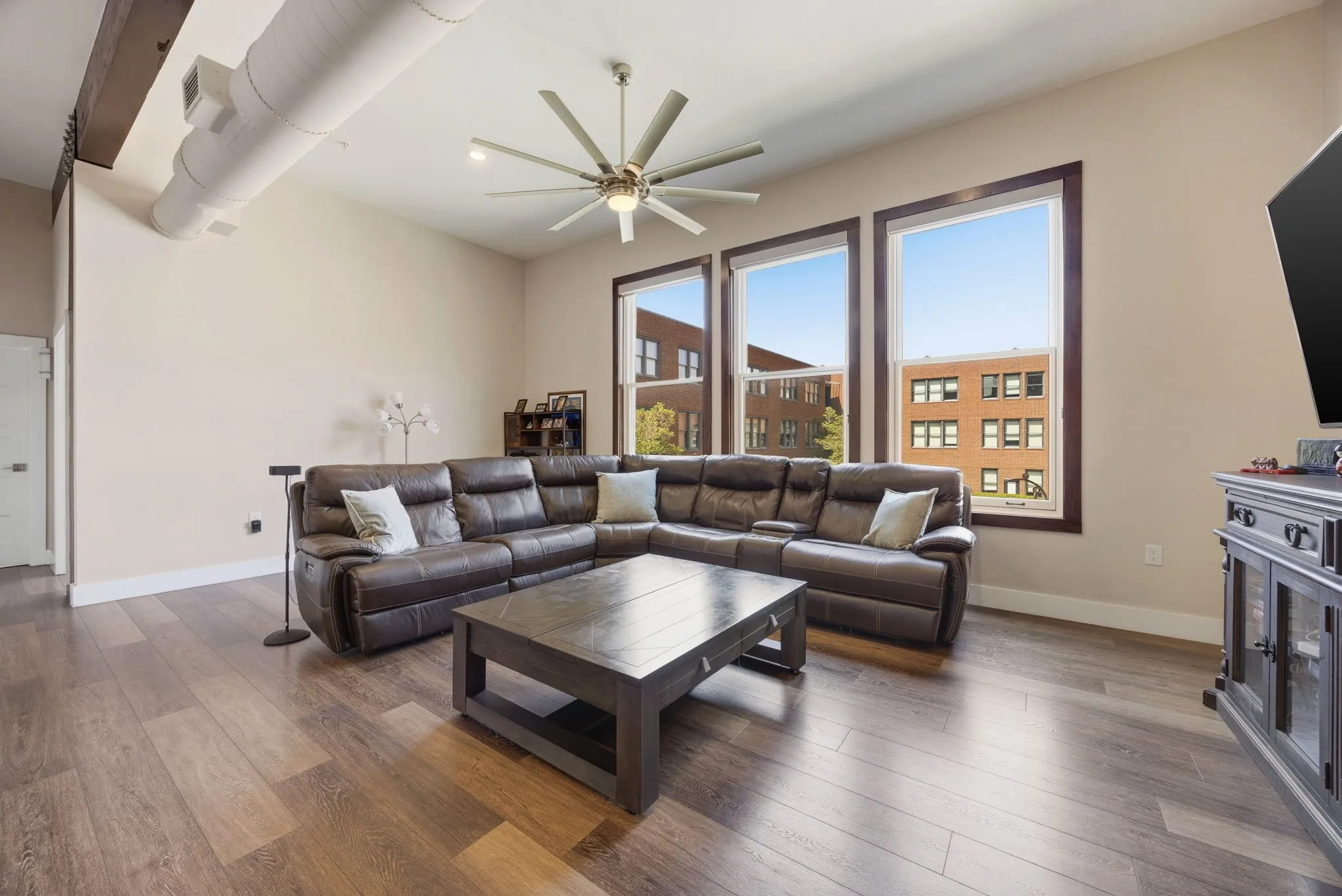 Condominium For Rent in Dallas County , 2502 Live Oak Street 235, Dallas, Texas 75204, 2 Bedroom, 2 Bathroom, 2 Garage spaces, 1,398 Sqft, built in 1998, mls#21364926, Real Estate Agent in Dallas, Homes For Rent in Dallas county, Homes For Rent in Dallas, Realtor in Dallas Texas, Real Estate Brokerage Independent Realty Texas, Luminita Cordes Realtor