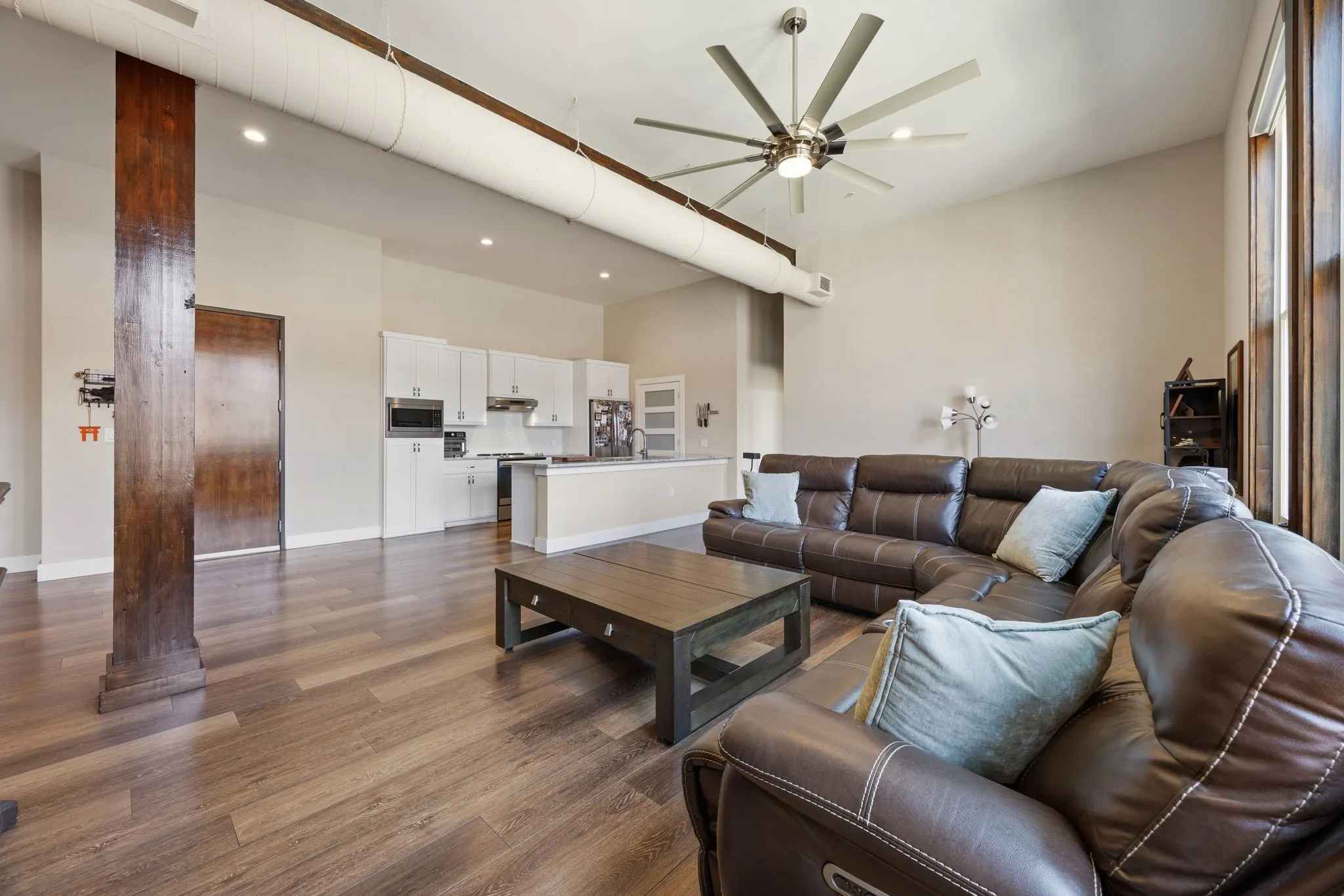 Condominium For Rent in Dallas County , 2502 Live Oak Street 235, Dallas, Texas 75204, 2 Bedroom, 2 Bathroom, 2 Garage spaces, 1,398 Sqft, built in 1998, mls#21364926, Real Estate Agent in Dallas, Homes For Rent in Dallas county, Homes For Rent in Dallas, Realtor in Dallas Texas, Real Estate Brokerage Independent Realty Texas, Luminita Cordes Realtor