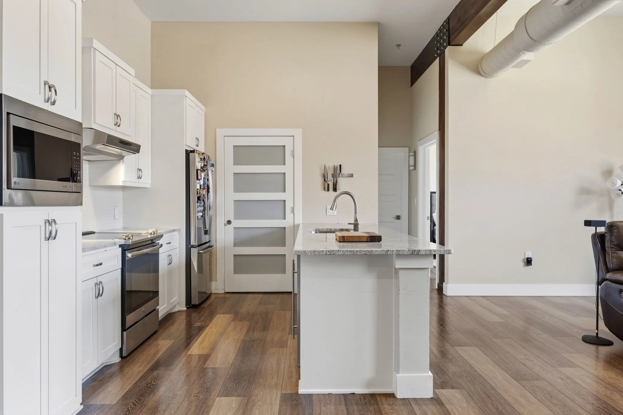 Condominium For Rent in Dallas County , 2502 Live Oak Street 235, Dallas, Texas 75204, 2 Bedroom, 2 Bathroom, 2 Garage spaces, 1,398 Sqft, built in 1998, mls#21364926, Real Estate Agent in Dallas, Homes For Rent in Dallas county, Homes For Rent in Dallas, Realtor in Dallas Texas, Real Estate Brokerage Independent Realty Texas, Luminita Cordes Realtor
