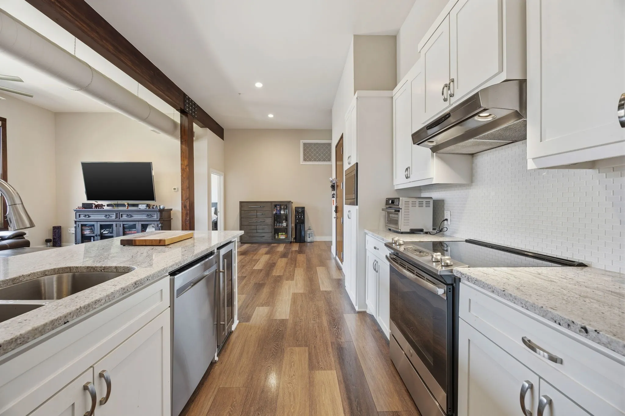 Condominium For Rent in Dallas County , 2502 Live Oak Street 235, Dallas, Texas 75204, 2 Bedroom, 2 Bathroom, 2 Garage spaces, 1,398 Sqft, built in 1998, mls#21364926, Real Estate Agent in Dallas, Homes For Rent in Dallas county, Homes For Rent in Dallas, Realtor in Dallas Texas, Real Estate Brokerage Independent Realty Texas, Luminita Cordes Realtor