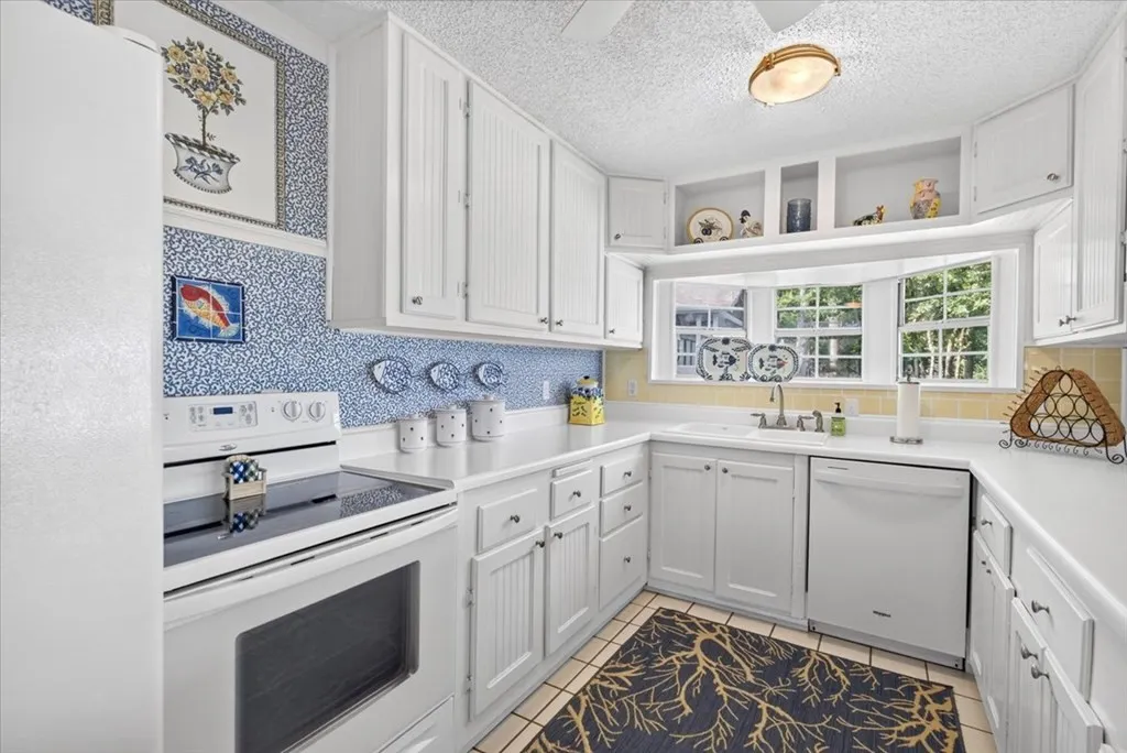 Single Family Residence For Sale in Henderson County , 5402 Point LaVista, Malakoff, Texas 75148, 4 Bedroom, 3 Bathroom, 1 Garage spaces, 2,960 Sqft, built in 1983, mls#21364929, Real Estate Agent in Malakoff, Homes For Sale in Henderson county, Homes For Sale in Malakoff, Realtor in Malakoff Texas, Real Estate Brokerage Independent Realty Texas, Luminita Cordes Realtor