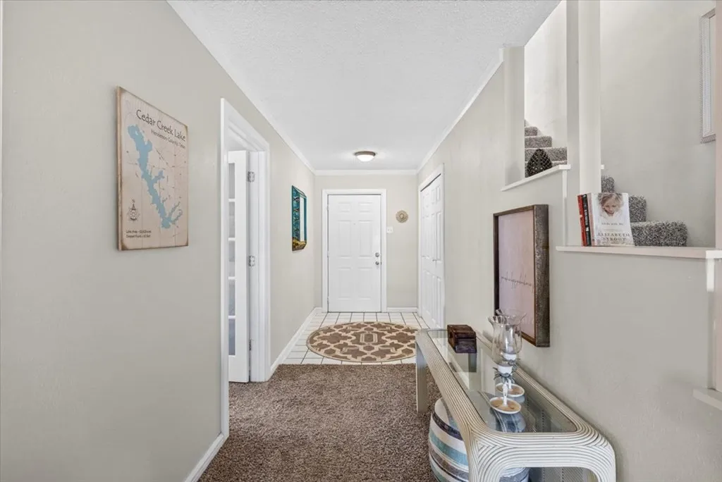 Single Family Residence For Sale in Henderson County , 5402 Point LaVista, Malakoff, Texas 75148, 4 Bedroom, 3 Bathroom, 1 Garage spaces, 2,960 Sqft, built in 1983, mls#21364929, Real Estate Agent in Malakoff, Homes For Sale in Henderson county, Homes For Sale in Malakoff, Realtor in Malakoff Texas, Real Estate Brokerage Independent Realty Texas, Luminita Cordes Realtor