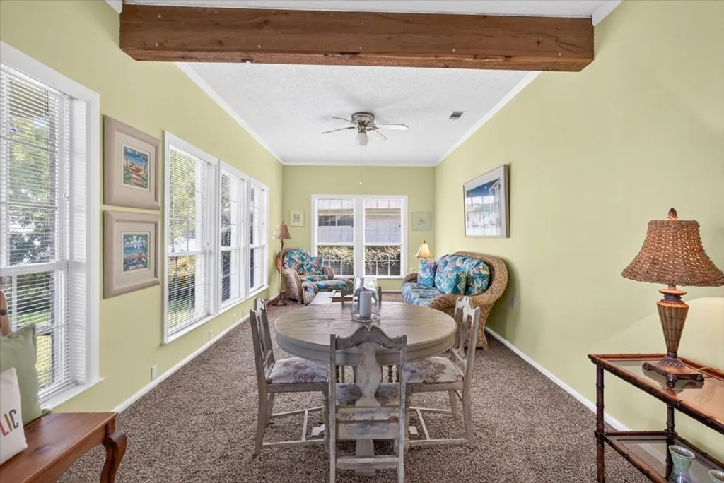 Single Family Residence For Sale in Henderson County , 5402 Point LaVista, Malakoff, Texas 75148, 4 Bedroom, 3 Bathroom, 1 Garage spaces, 2,960 Sqft, built in 1983, mls#21364929, Real Estate Agent in Malakoff, Homes For Sale in Henderson county, Homes For Sale in Malakoff, Realtor in Malakoff Texas, Real Estate Brokerage Independent Realty Texas, Luminita Cordes Realtor