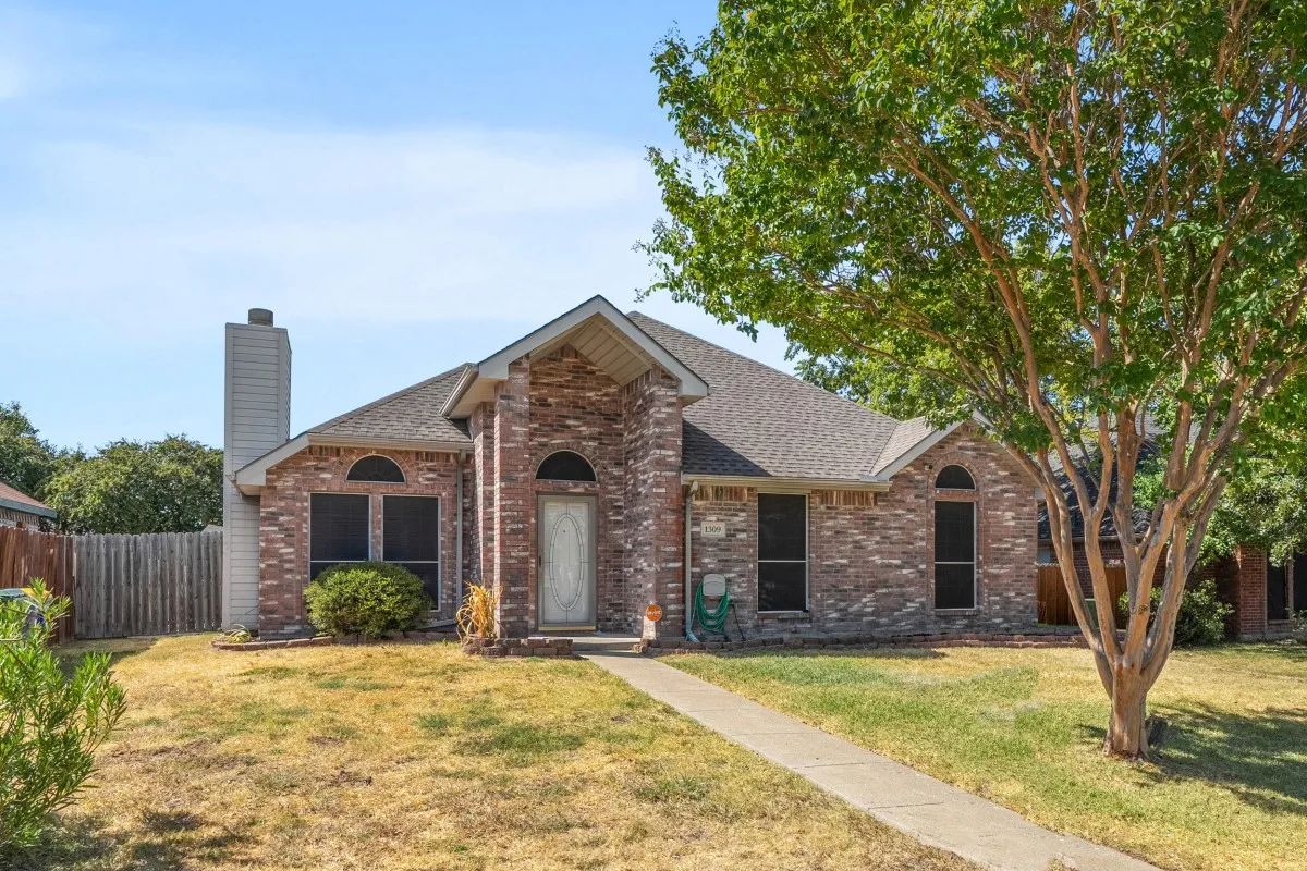 Pretty curb appeal