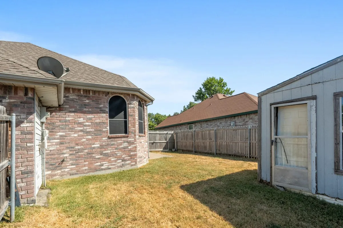 Spacious backyard