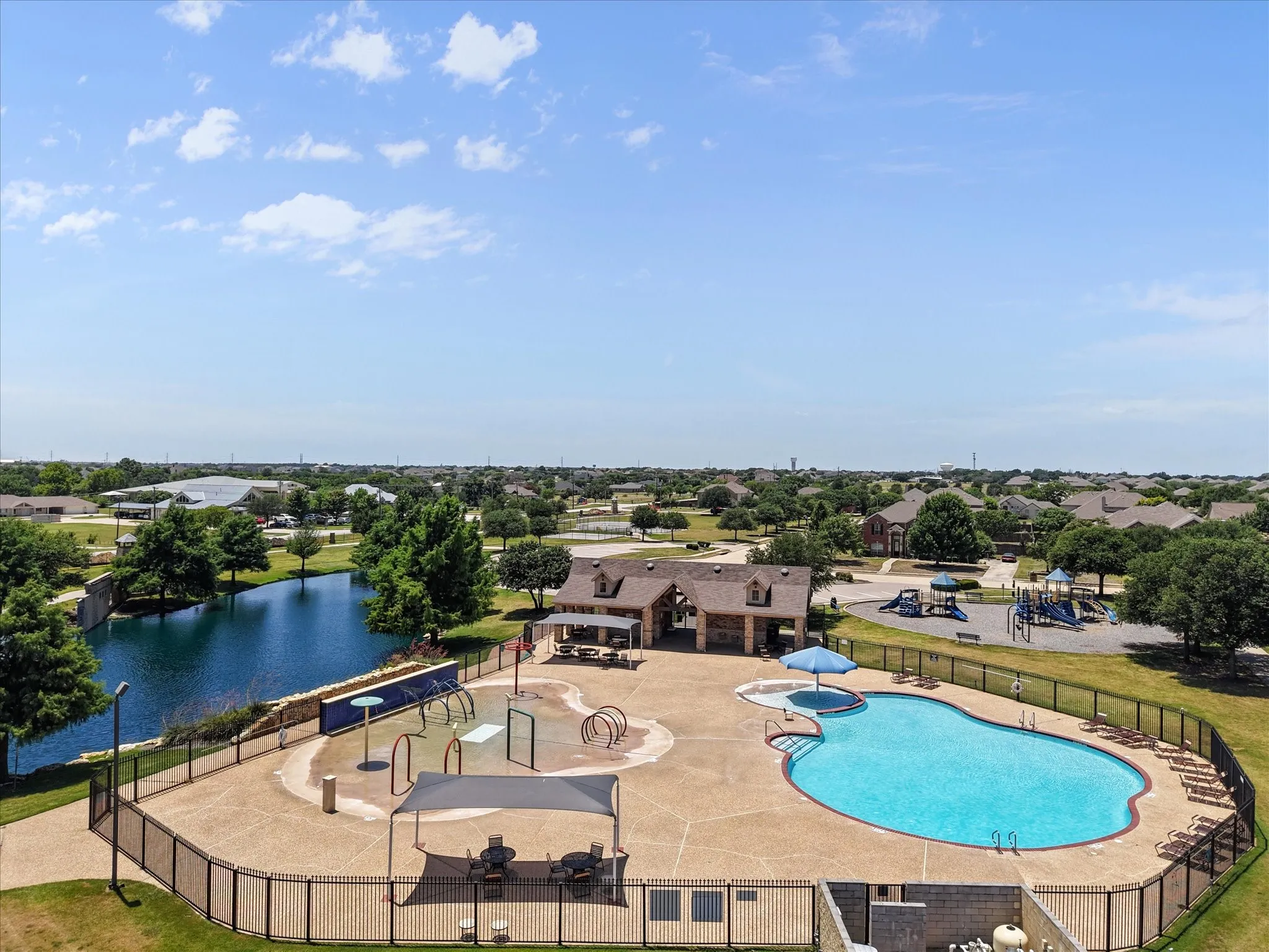 Single Family Residence For Sale in Tarrant County , 628 Poncho Lane, Fort Worth, Texas 76052, 3 Bedroom, 2 Bathroom, 2 Garage spaces, 1,722 Sqft, built in 2006, mls#21364647, Real Estate Agent in Fort Worth, Homes For Sale in Tarrant county, Homes For Sale in Fort Worth, Realtor in Fort Worth Texas, Real Estate Brokerage Independent Realty Texas, Luminita Cordes Realtor