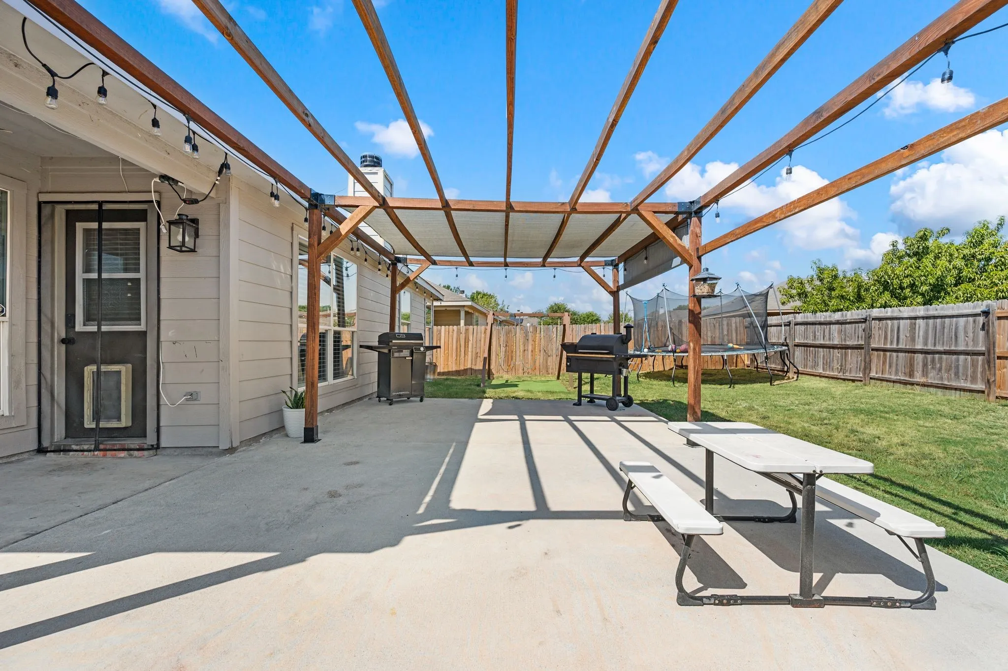 Single Family Residence For Sale in Tarrant County , 628 Poncho Lane, Fort Worth, Texas 76052, 3 Bedroom, 2 Bathroom, 2 Garage spaces, 1,722 Sqft, built in 2006, mls#21364647, Real Estate Agent in Fort Worth, Homes For Sale in Tarrant county, Homes For Sale in Fort Worth, Realtor in Fort Worth Texas, Real Estate Brokerage Independent Realty Texas, Luminita Cordes Realtor