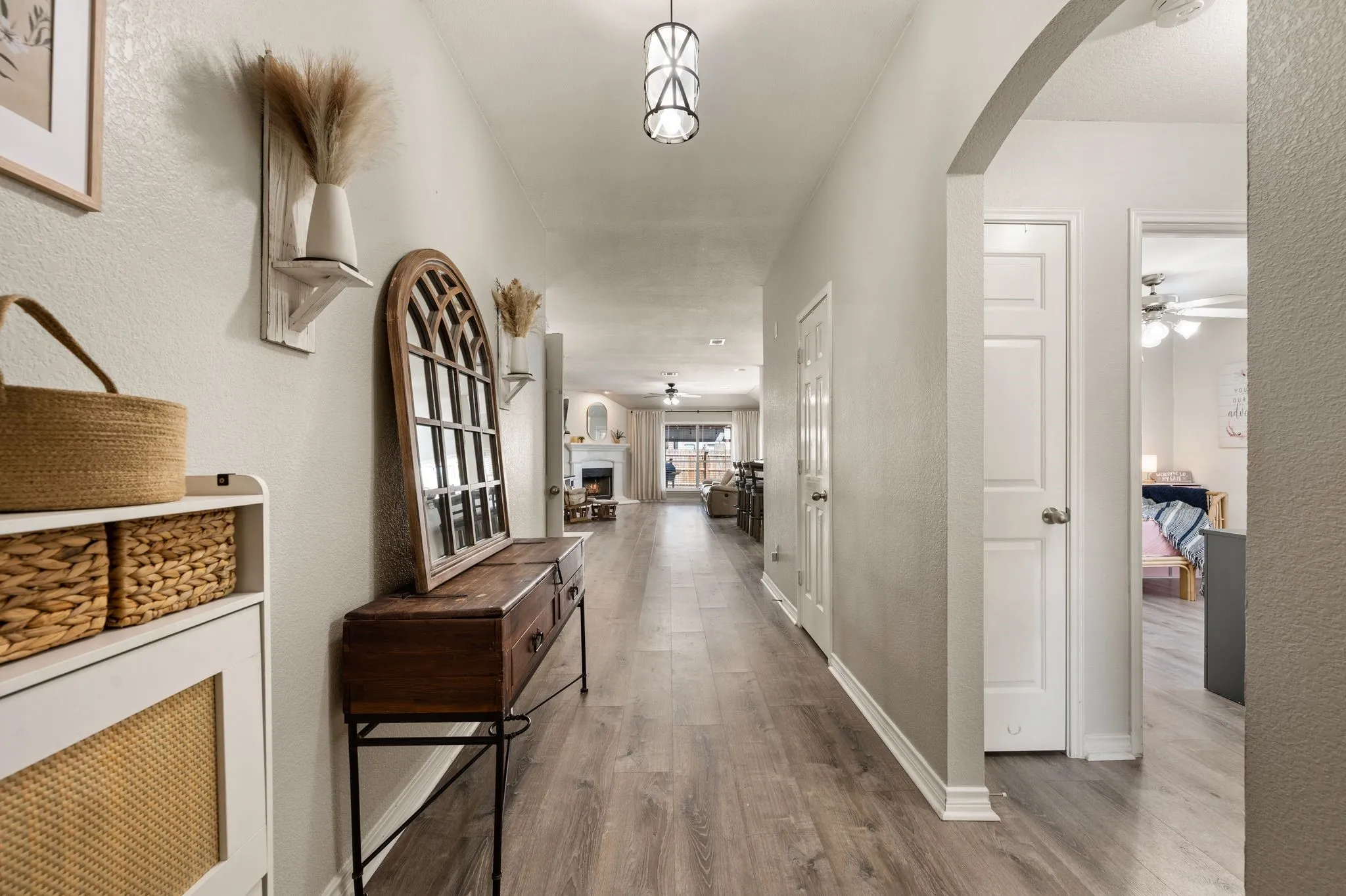 Single Family Residence For Sale in Tarrant County , 628 Poncho Lane, Fort Worth, Texas 76052, 3 Bedroom, 2 Bathroom, 2 Garage spaces, 1,722 Sqft, built in 2006, mls#21364647, Real Estate Agent in Fort Worth, Homes For Sale in Tarrant county, Homes For Sale in Fort Worth, Realtor in Fort Worth Texas, Real Estate Brokerage Independent Realty Texas, Luminita Cordes Realtor