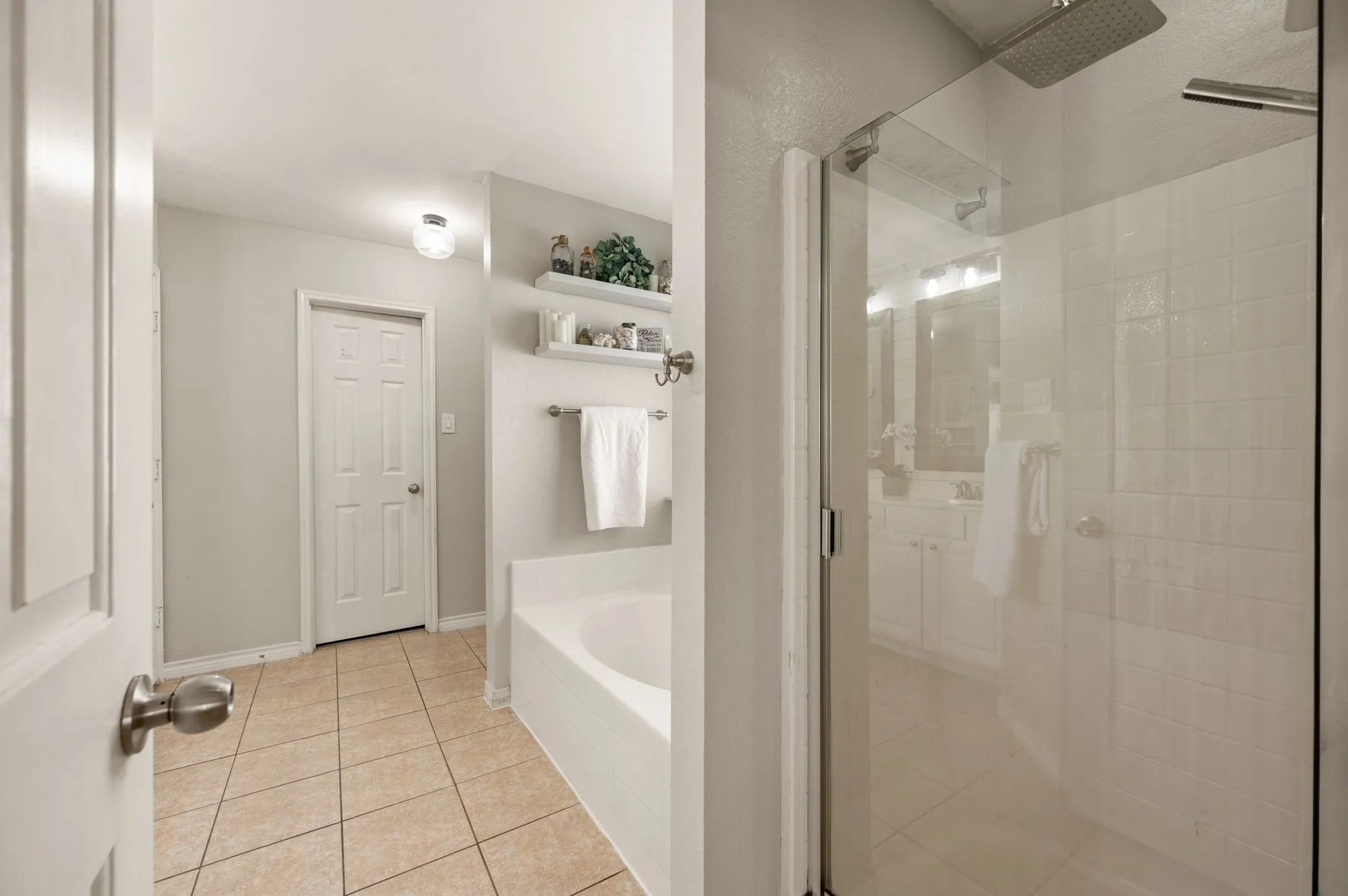 Single Family Residence For Sale in Tarrant County , 628 Poncho Lane, Fort Worth, Texas 76052, 3 Bedroom, 2 Bathroom, 2 Garage spaces, 1,722 Sqft, built in 2006, mls#21364647, Real Estate Agent in Fort Worth, Homes For Sale in Tarrant county, Homes For Sale in Fort Worth, Realtor in Fort Worth Texas, Real Estate Brokerage Independent Realty Texas, Luminita Cordes Realtor