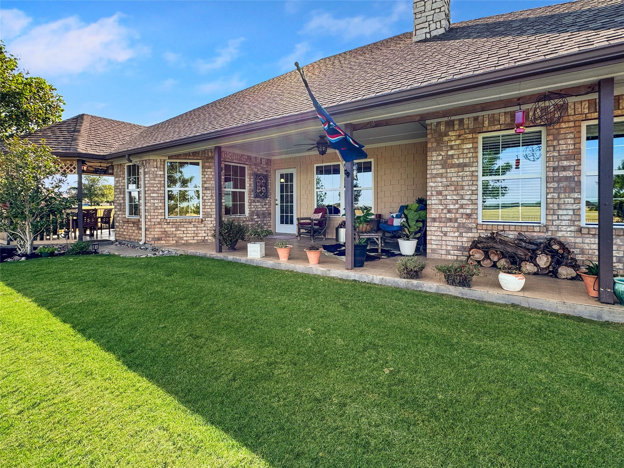Single Family Residence For Sale in Johnson County , 7205 Muirfield Drive, Cleburne, Texas 76033, 3 Bedroom, 3 Bathroom, 2 Garage spaces, 2,170 Sqft, built in 2004, mls#21363790, Real Estate Agent in Cleburne, Homes For Sale in Johnson county, Homes For Sale in Cleburne, Realtor in Cleburne Texas, Real Estate Brokerage Independent Realty Texas, Luminita Cordes Realtor