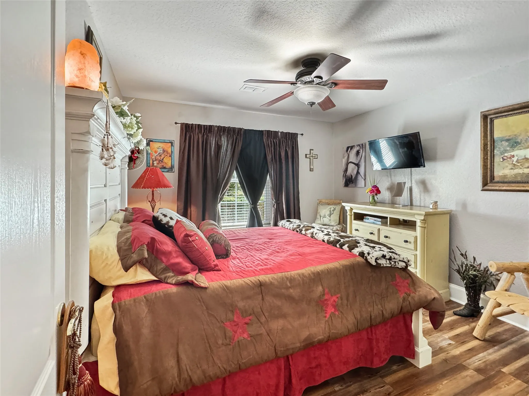 Single Family Residence For Sale in Johnson County , 7205 Muirfield Drive, Cleburne, Texas 76033, 3 Bedroom, 3 Bathroom, 2 Garage spaces, 2,170 Sqft, built in 2004, mls#21363790, Real Estate Agent in Cleburne, Homes For Sale in Johnson county, Homes For Sale in Cleburne, Realtor in Cleburne Texas, Real Estate Brokerage Independent Realty Texas, Luminita Cordes Realtor