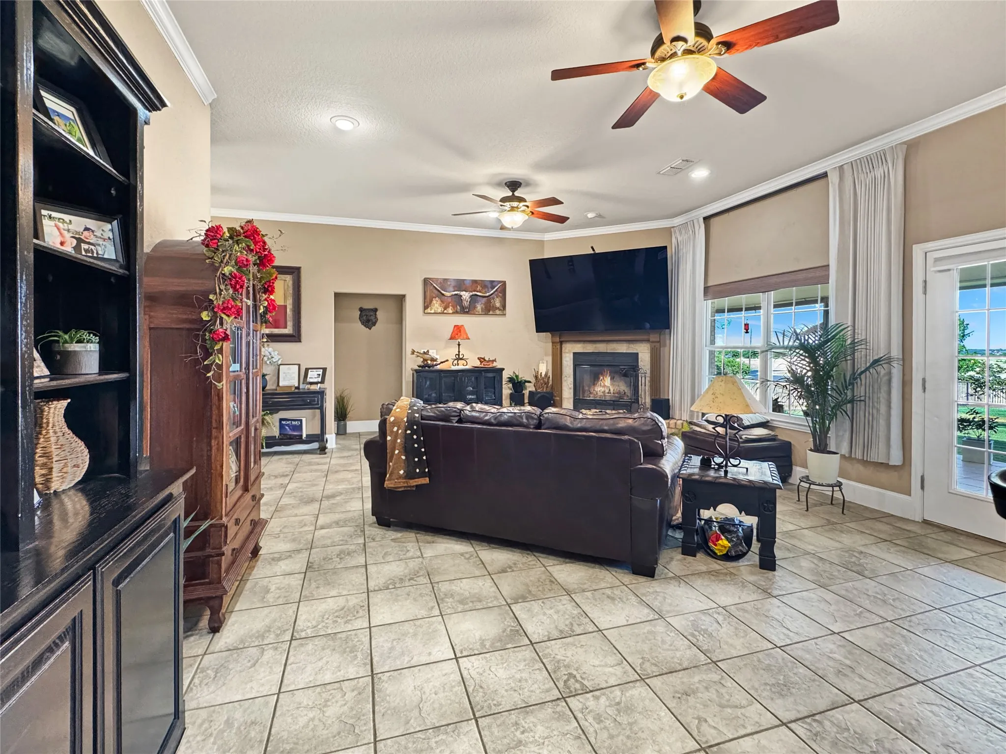 Single Family Residence For Sale in Johnson County , 7205 Muirfield Drive, Cleburne, Texas 76033, 3 Bedroom, 3 Bathroom, 2 Garage spaces, 2,170 Sqft, built in 2004, mls#21363790, Real Estate Agent in Cleburne, Homes For Sale in Johnson county, Homes For Sale in Cleburne, Realtor in Cleburne Texas, Real Estate Brokerage Independent Realty Texas, Luminita Cordes Realtor