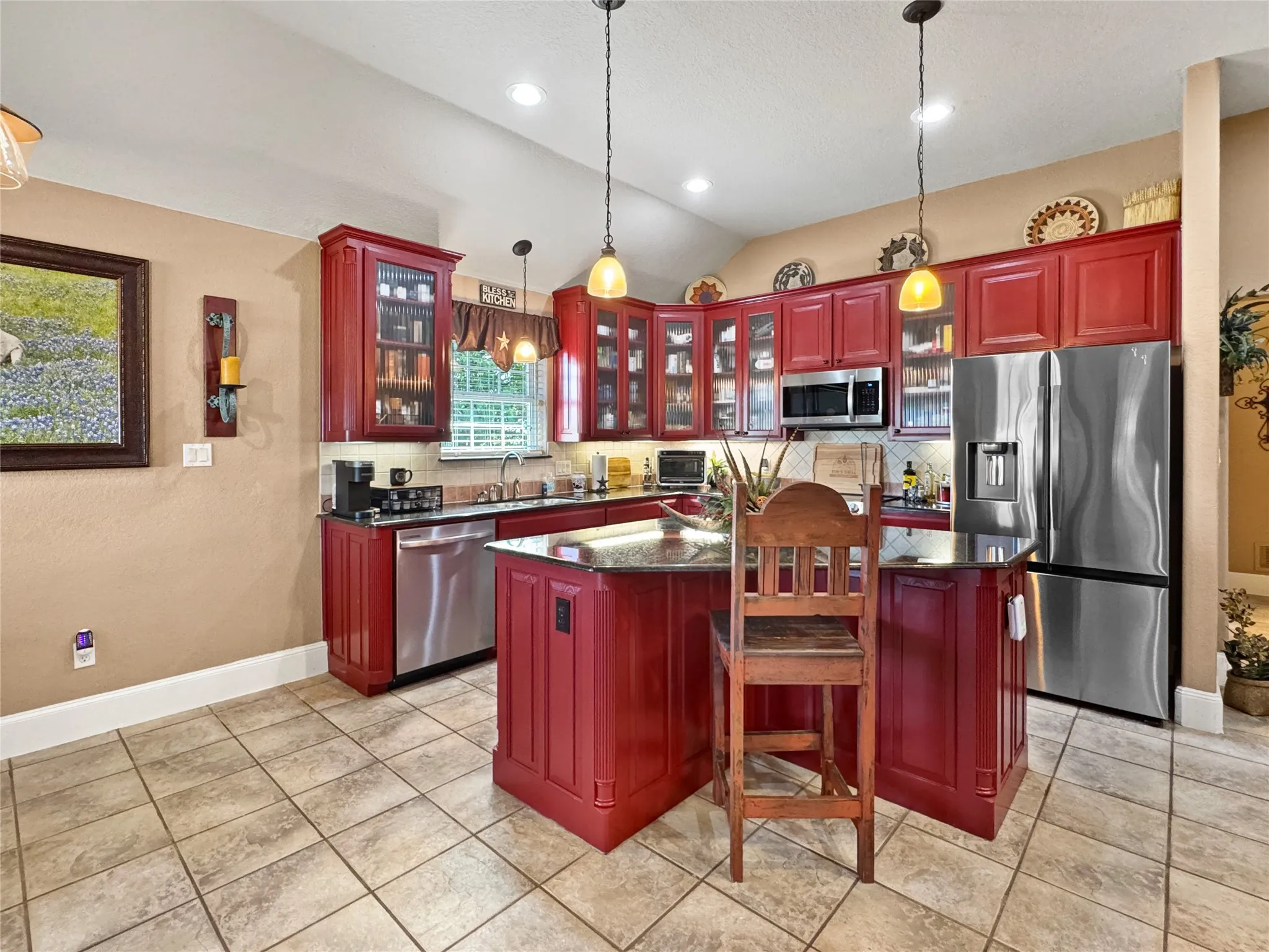 Single Family Residence For Sale in Johnson County , 7205 Muirfield Drive, Cleburne, Texas 76033, 3 Bedroom, 3 Bathroom, 2 Garage spaces, 2,170 Sqft, built in 2004, mls#21363790, Real Estate Agent in Cleburne, Homes For Sale in Johnson county, Homes For Sale in Cleburne, Realtor in Cleburne Texas, Real Estate Brokerage Independent Realty Texas, Luminita Cordes Realtor