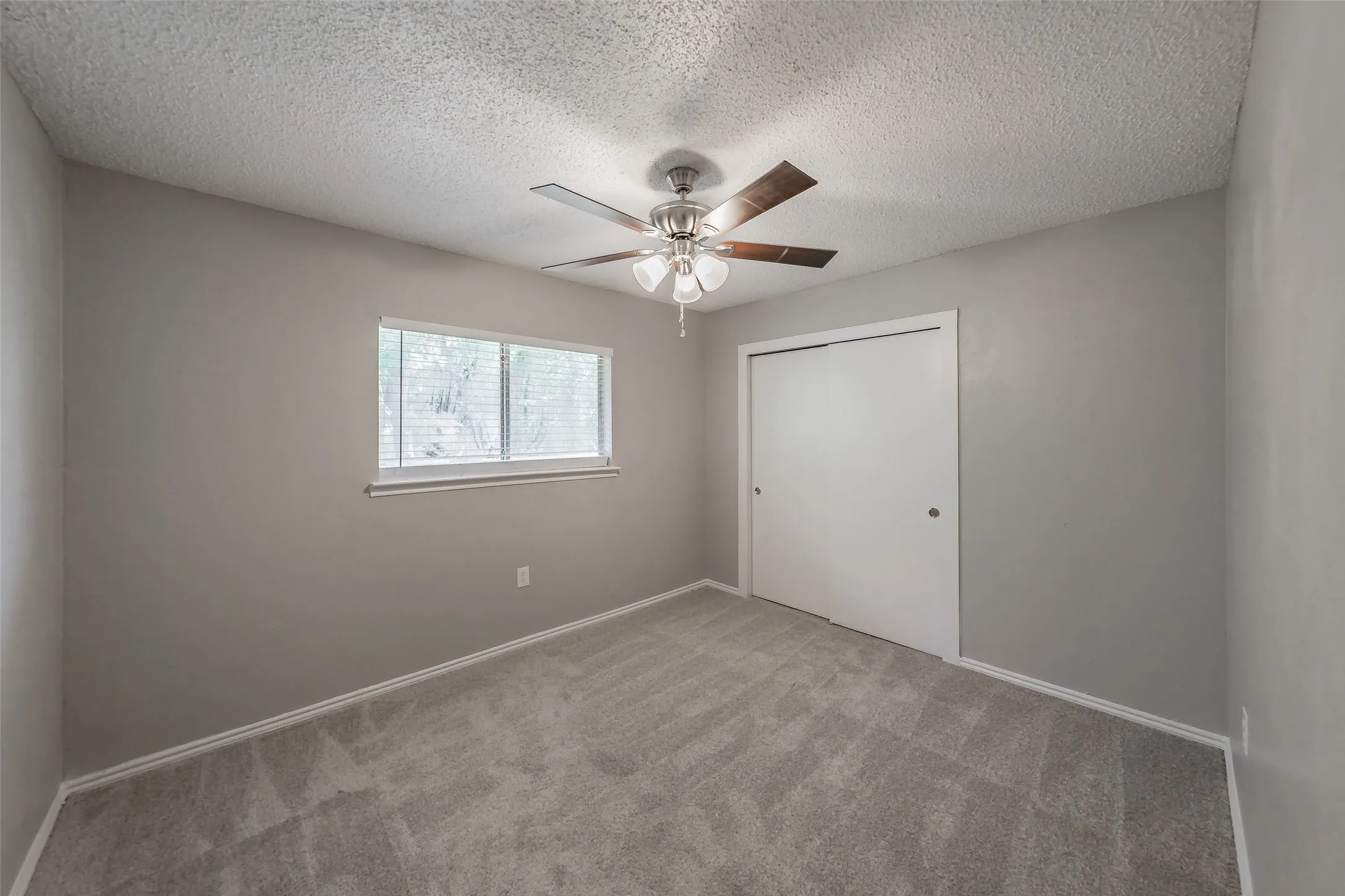 Single Family Residence For Sale in Dallas County , 2666 Kellogg Avenue, Dallas, Texas 75216, 3 Bedroom, 2 Bathroom, 1 Garage spaces, 1,228 Sqft, built in 1983, mls#21364885, Real Estate Agent in Dallas, Homes For Sale in Dallas county, Homes For Sale in Dallas, Realtor in Dallas Texas, Real Estate Brokerage Independent Realty Texas, Luminita Cordes Realtor