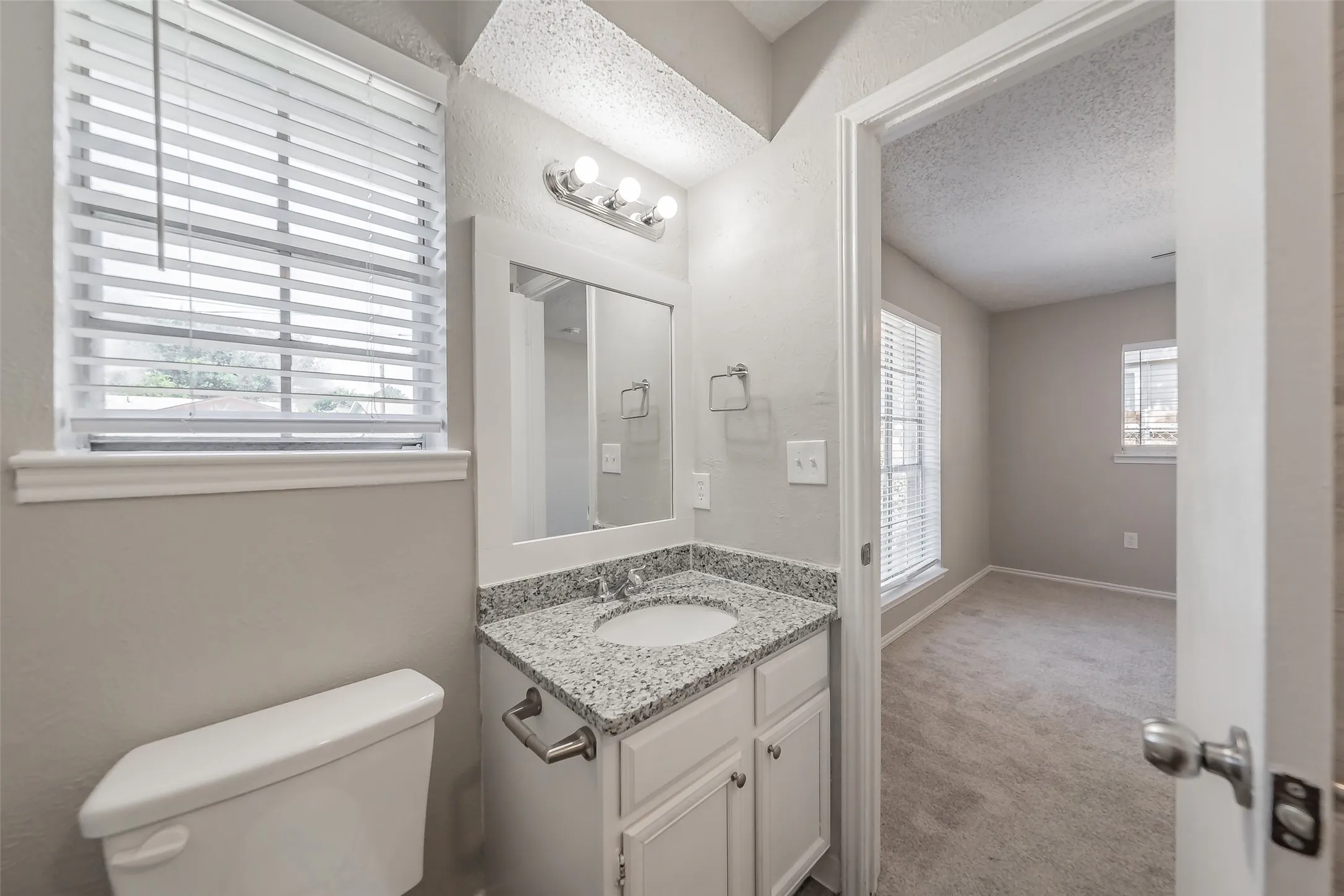 Single Family Residence For Sale in Dallas County , 2666 Kellogg Avenue, Dallas, Texas 75216, 3 Bedroom, 2 Bathroom, 1 Garage spaces, 1,228 Sqft, built in 1983, mls#21364885, Real Estate Agent in Dallas, Homes For Sale in Dallas county, Homes For Sale in Dallas, Realtor in Dallas Texas, Real Estate Brokerage Independent Realty Texas, Luminita Cordes Realtor