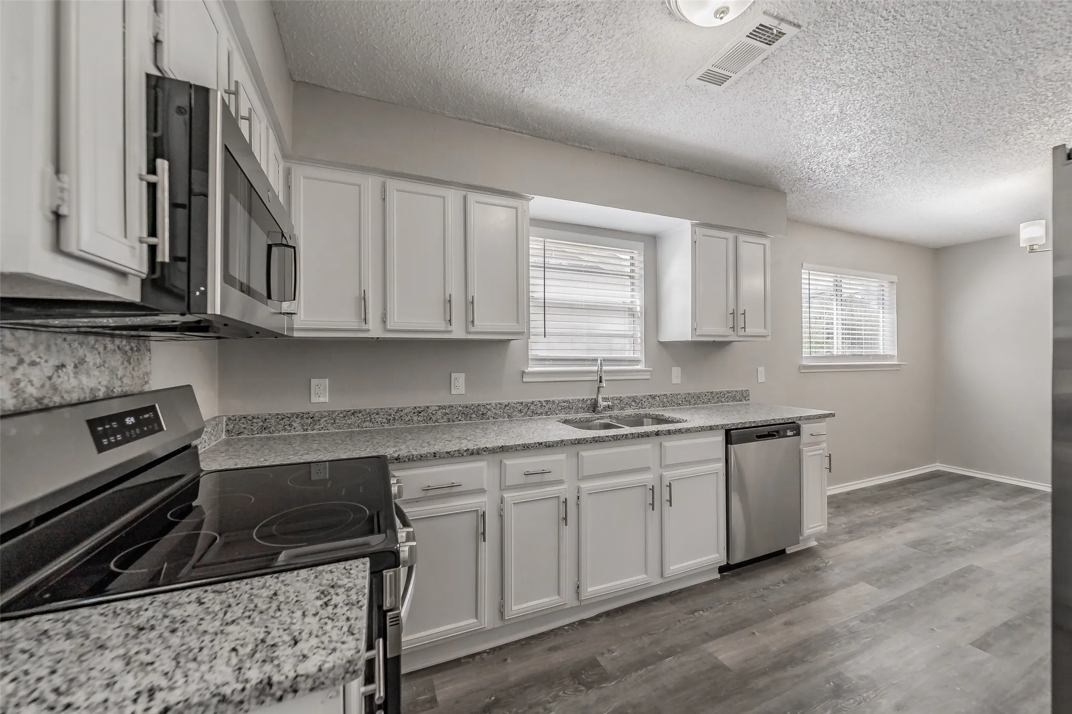 Single Family Residence For Sale in Dallas County , 2666 Kellogg Avenue, Dallas, Texas 75216, 3 Bedroom, 2 Bathroom, 1 Garage spaces, 1,228 Sqft, built in 1983, mls#21364885, Real Estate Agent in Dallas, Homes For Sale in Dallas county, Homes For Sale in Dallas, Realtor in Dallas Texas, Real Estate Brokerage Independent Realty Texas, Luminita Cordes Realtor