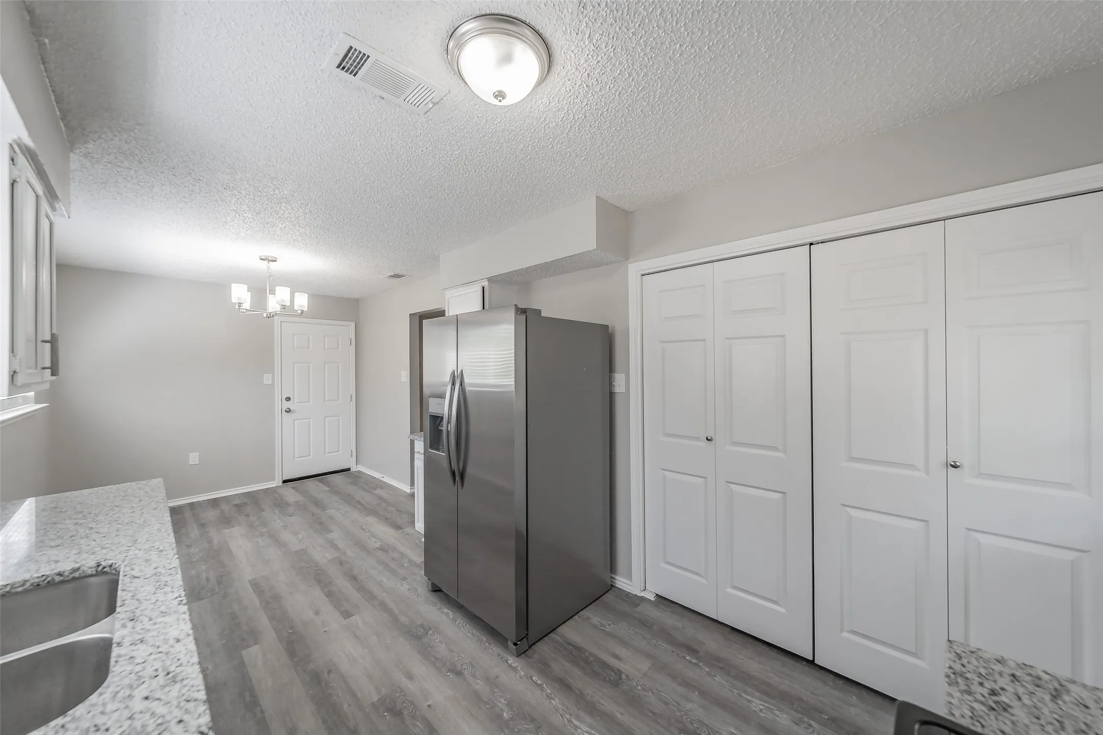 Single Family Residence For Sale in Dallas County , 2666 Kellogg Avenue, Dallas, Texas 75216, 3 Bedroom, 2 Bathroom, 1 Garage spaces, 1,228 Sqft, built in 1983, mls#21364885, Real Estate Agent in Dallas, Homes For Sale in Dallas county, Homes For Sale in Dallas, Realtor in Dallas Texas, Real Estate Brokerage Independent Realty Texas, Luminita Cordes Realtor