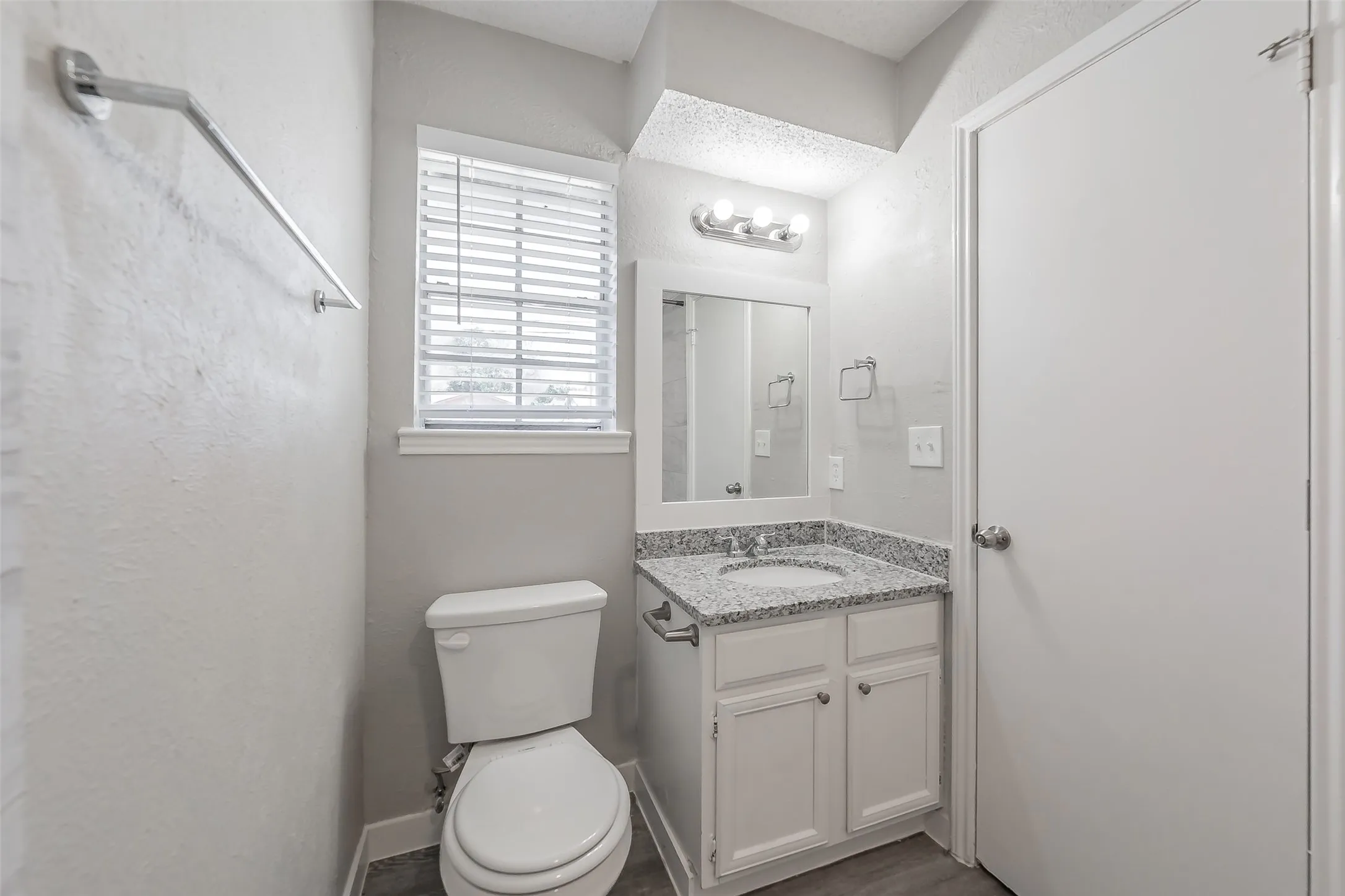 Single Family Residence For Sale in Dallas County , 2666 Kellogg Avenue, Dallas, Texas 75216, 3 Bedroom, 2 Bathroom, 1 Garage spaces, 1,228 Sqft, built in 1983, mls#21364885, Real Estate Agent in Dallas, Homes For Sale in Dallas county, Homes For Sale in Dallas, Realtor in Dallas Texas, Real Estate Brokerage Independent Realty Texas, Luminita Cordes Realtor