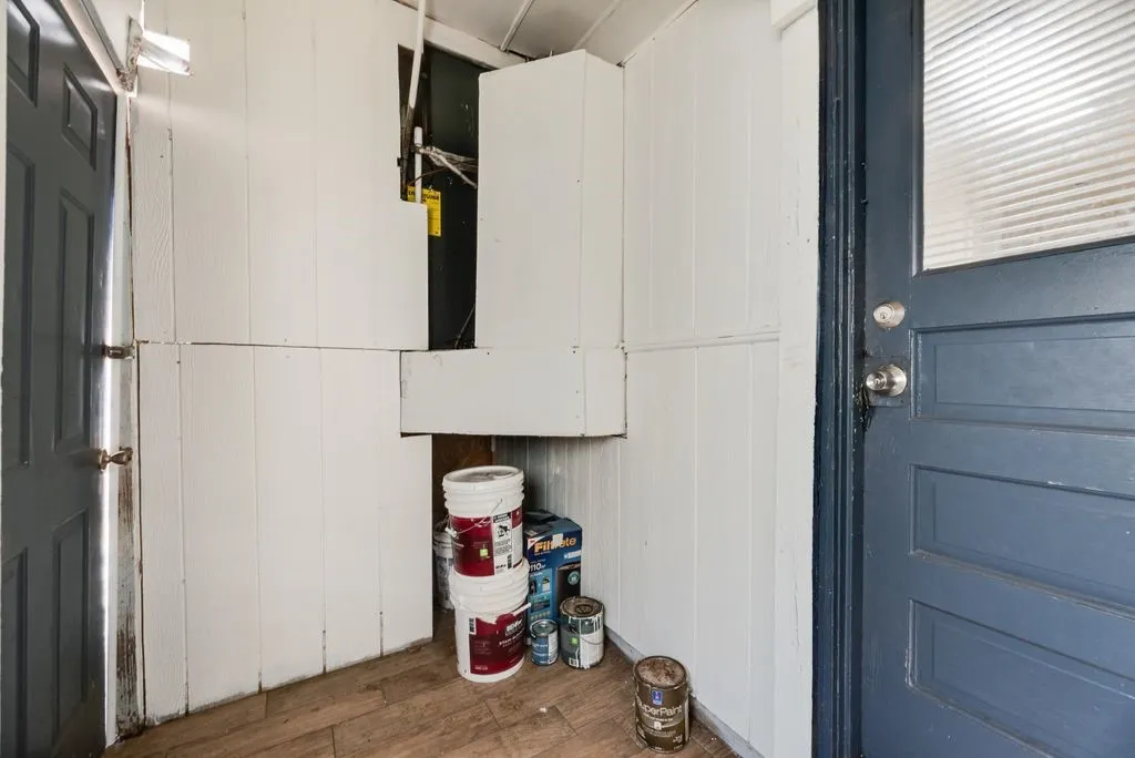 Duplex For Rent in Tarrant County , 2212 David Drive 2214, Fort Worth, Texas 76111, 2 Bedroom, 1 Bathroom, Garage spaces, 750 Sqft, built in 1953, mls#21364931, Real Estate Agent in Fort Worth, Homes For Rent in Tarrant county, Homes For Rent in Fort Worth, Realtor in Fort Worth Texas, Real Estate Brokerage Independent Realty Texas, Luminita Cordes Realtor