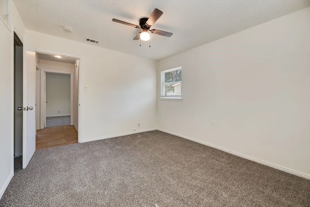 Duplex For Rent in Tarrant County , 2212 David Drive 2214, Fort Worth, Texas 76111, 2 Bedroom, 1 Bathroom, Garage spaces, 750 Sqft, built in 1953, mls#21364931, Real Estate Agent in Fort Worth, Homes For Rent in Tarrant county, Homes For Rent in Fort Worth, Realtor in Fort Worth Texas, Real Estate Brokerage Independent Realty Texas, Luminita Cordes Realtor