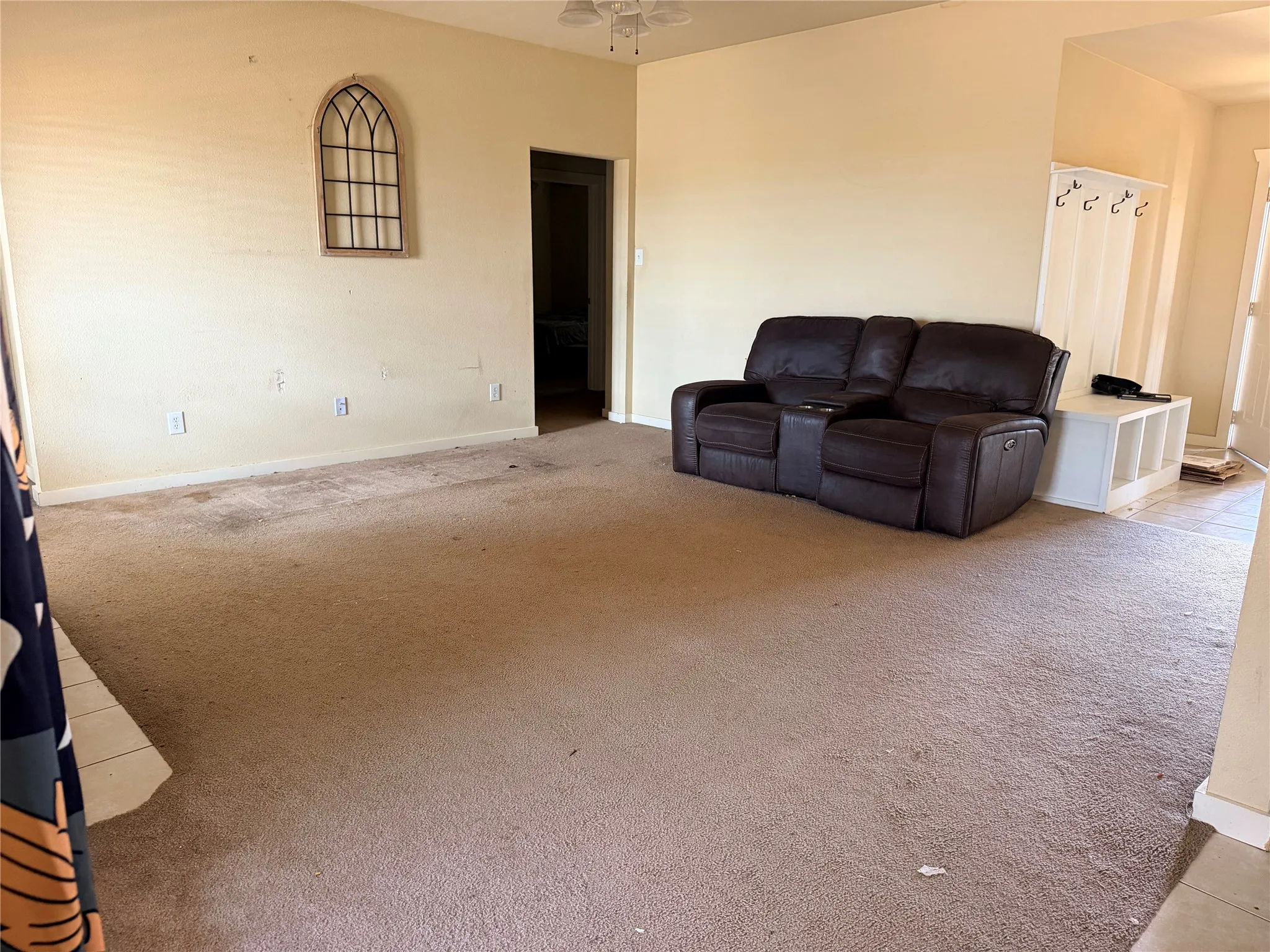 Single Family Residence For Sale in Ellis County , 10257 Norrell Road, Venus, Texas 76084, 3 Bedroom, 2 Bathroom, 5 Garage spaces, 1,875 Sqft, built in 2005, mls#21363419, Real Estate Agent in Venus, Homes For Sale in Ellis county, Homes For Sale in Venus, Realtor in Venus Texas, Real Estate Brokerage Independent Realty Texas, Luminita Cordes Realtor