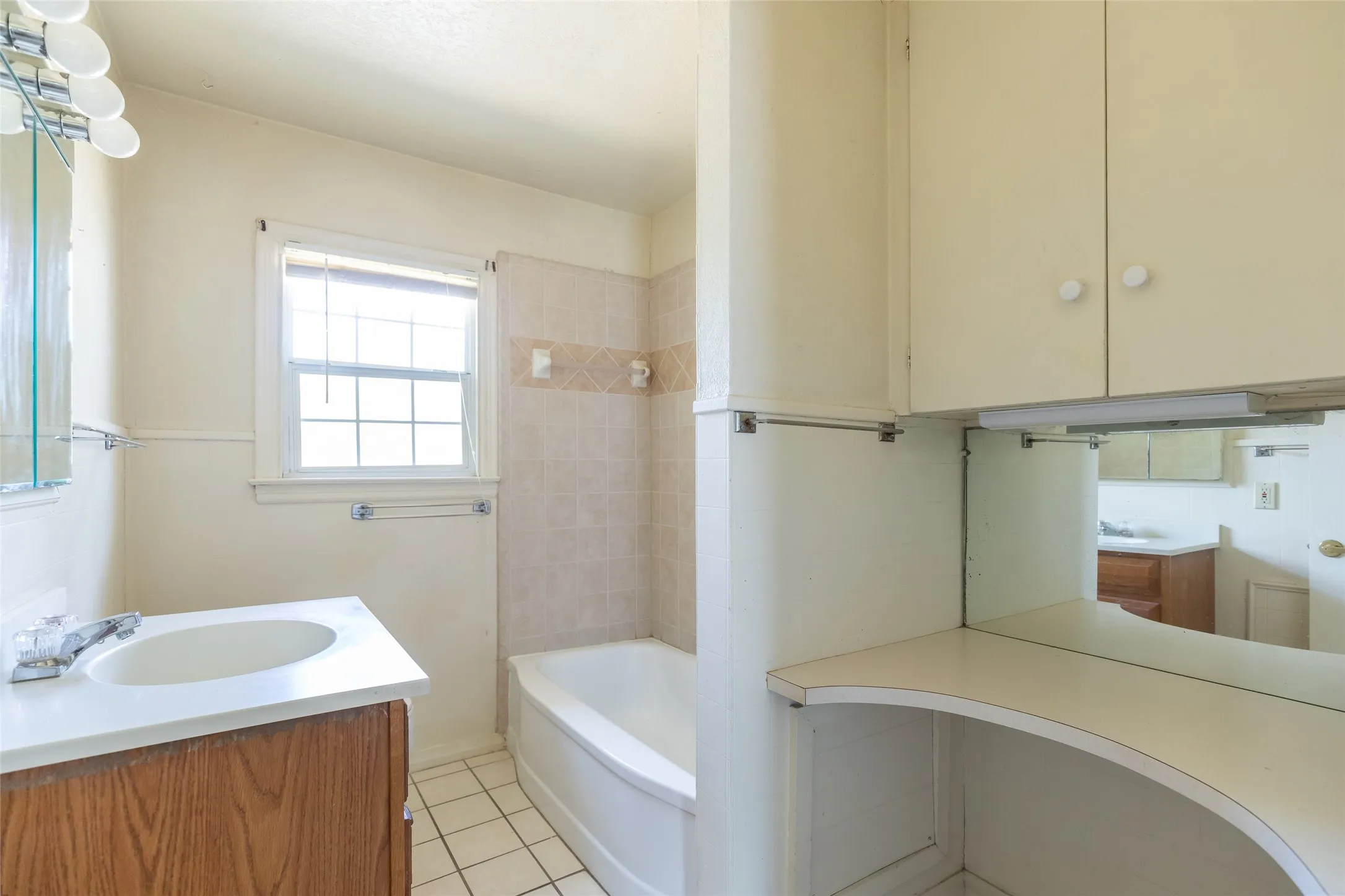 Single Family Residence For Sale in Taylor County , 3110 Hunt Street, Abilene, Texas 79605, 2 Bedroom, 1 Bathroom, 1 Garage spaces, 1,024 Sqft, built in 1950, mls#21297982, Real Estate Agent in Abilene, Homes For Sale in Taylor county, Homes For Sale in Abilene, Realtor in Abilene Texas, Real Estate Brokerage Independent Realty Texas, Luminita Cordes Realtor