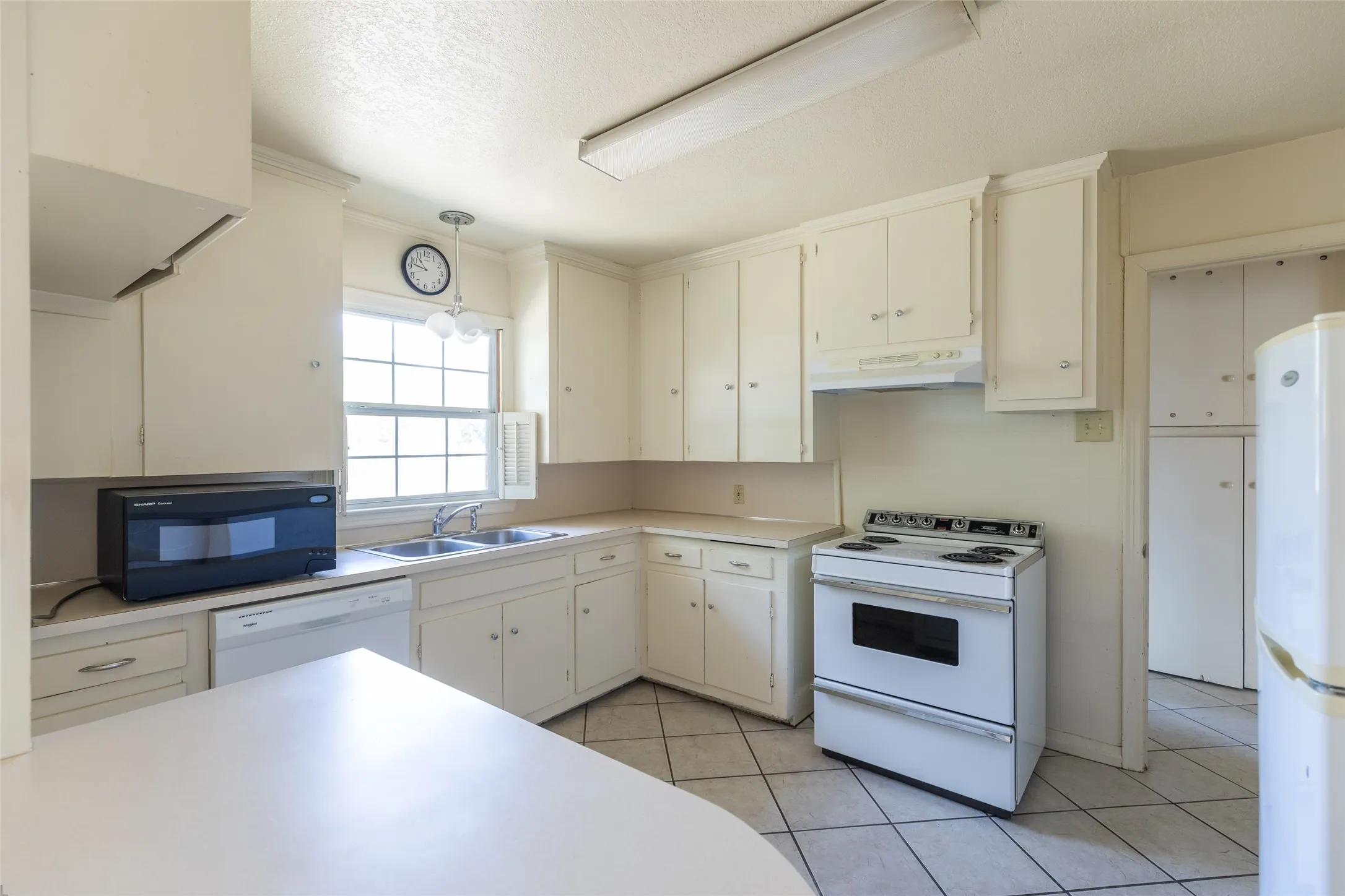 Single Family Residence For Sale in Taylor County , 3110 Hunt Street, Abilene, Texas 79605, 2 Bedroom, 1 Bathroom, 1 Garage spaces, 1,024 Sqft, built in 1950, mls#21297982, Real Estate Agent in Abilene, Homes For Sale in Taylor county, Homes For Sale in Abilene, Realtor in Abilene Texas, Real Estate Brokerage Independent Realty Texas, Luminita Cordes Realtor