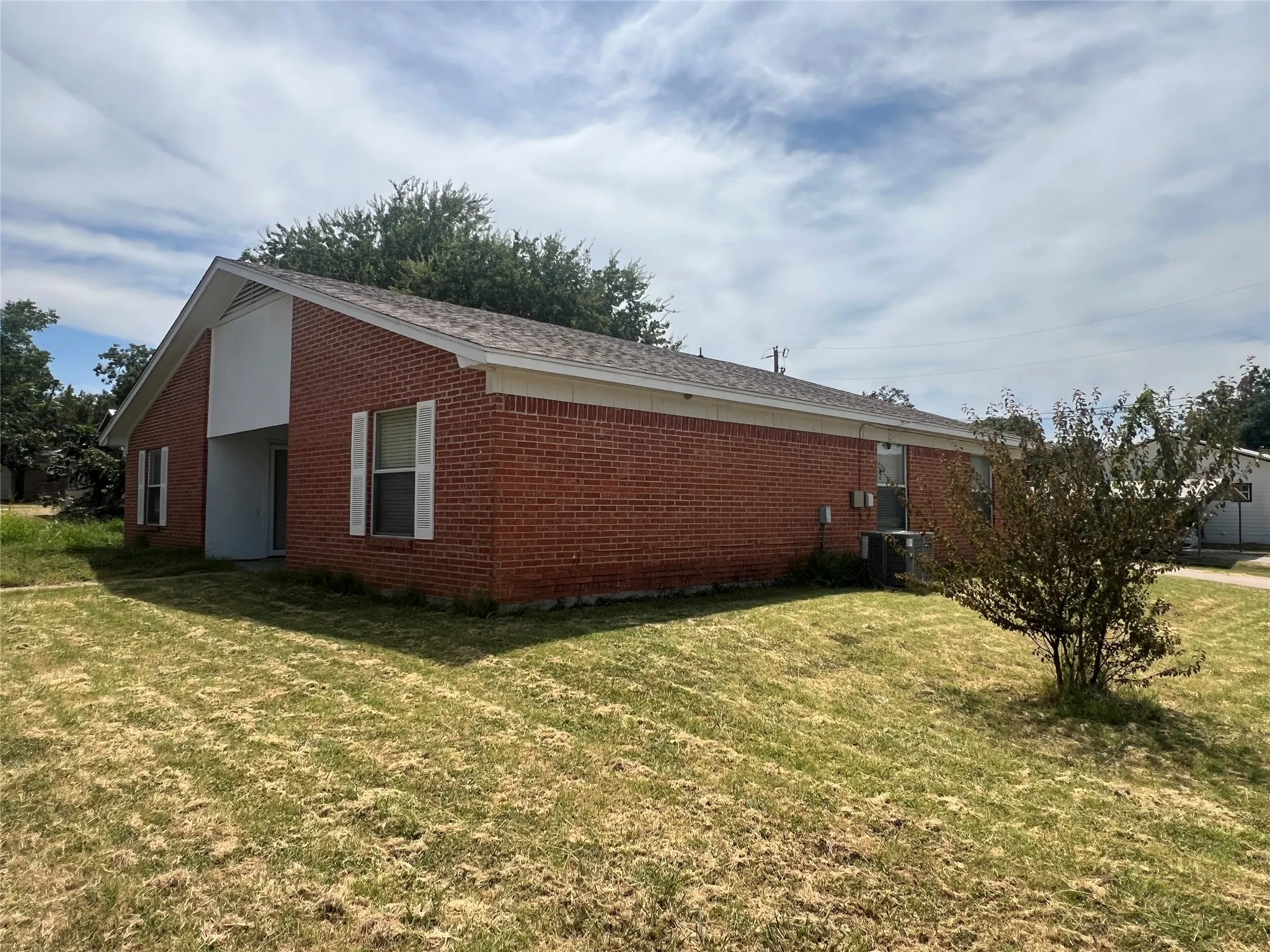 Duplex For Sale in Comanche County , 1323-1325 N Mary Street, Comanche, Texas 76442, 4 Bedroom, 4 Bathroom, Garage spaces, 0 Sqft, built in 1979, Price $295,000, mls#21364954, Real Estate Agent in Comanche, Homes For Sale in Comanche county, Homes For Sale in Comanche, Realtor in Comanche Texas, Real Estate Brokerage Independent Realty Texas, Luminita Cordes Realtor
