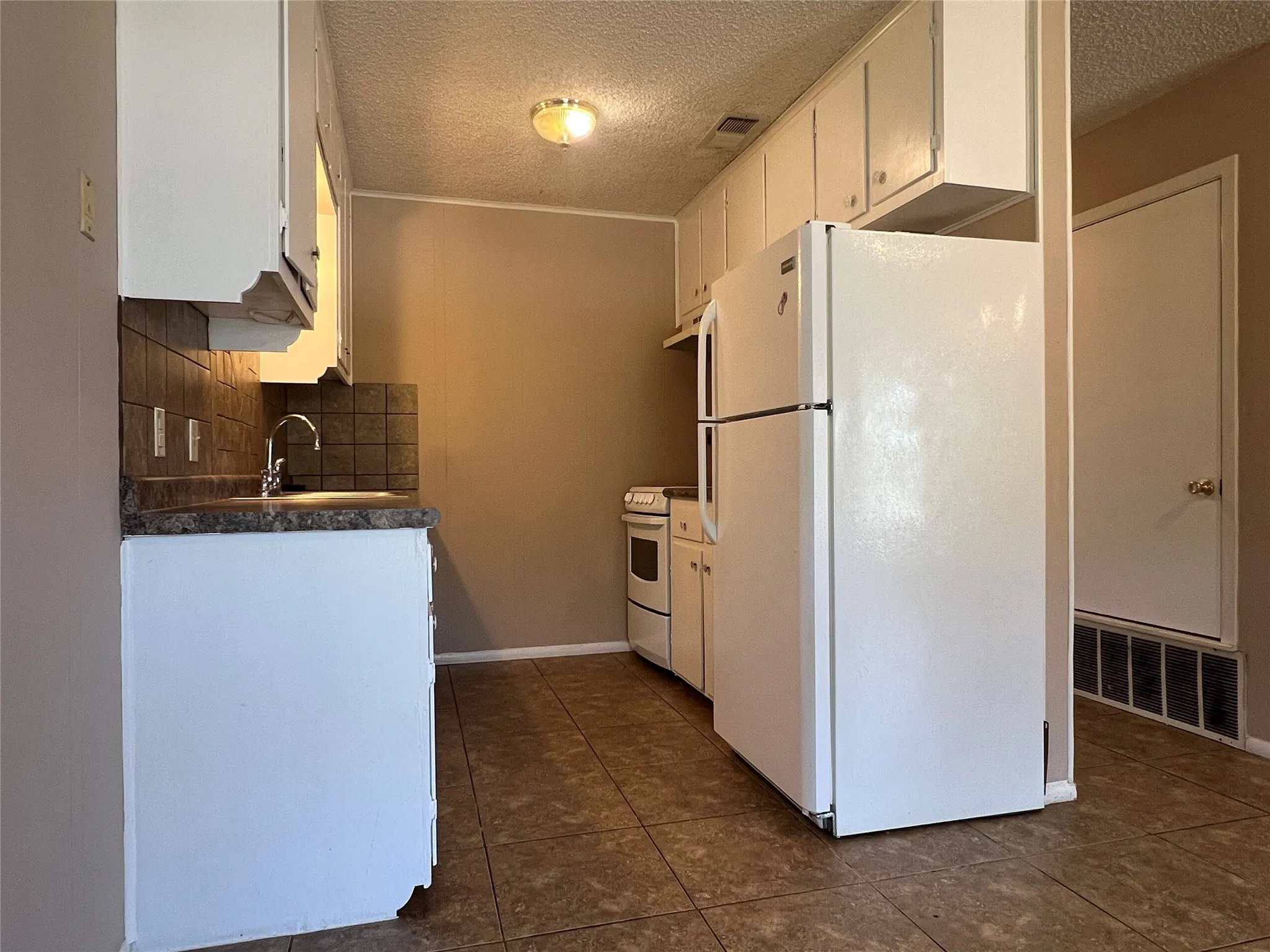 Duplex For Sale in Comanche County , 1323-1325 N Mary Street, Comanche, Texas 76442, 4 Bedroom, 4 Bathroom, Garage spaces, 0 Sqft, built in 1979, Price $295,000, mls#21364954, Real Estate Agent in Comanche, Homes For Sale in Comanche county, Homes For Sale in Comanche, Realtor in Comanche Texas, Real Estate Brokerage Independent Realty Texas, Luminita Cordes Realtor