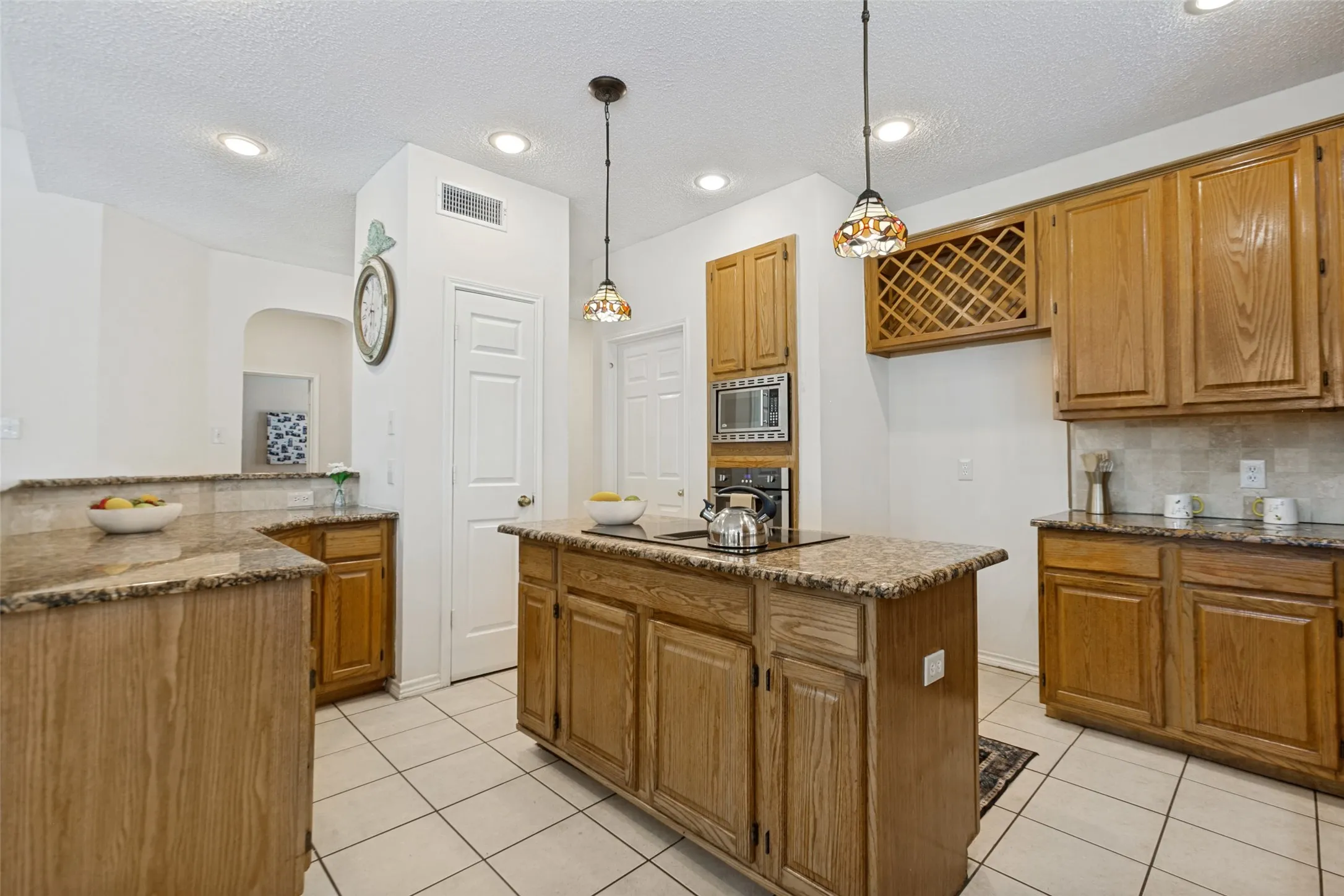 Single Family Residence For Sale in Collin County , 1812 Pantigo Drive, Plano, Texas 75075, 4 Bedroom, 3 Bathroom, 2 Garage spaces, 2,558 Sqft, built in 1990, mls#21364376, Real Estate Agent in Plano, Homes For Sale in Collin county, Homes For Sale in Plano, Realtor in Plano Texas, Real Estate Brokerage Independent Realty Texas, Luminita Cordes Realtor