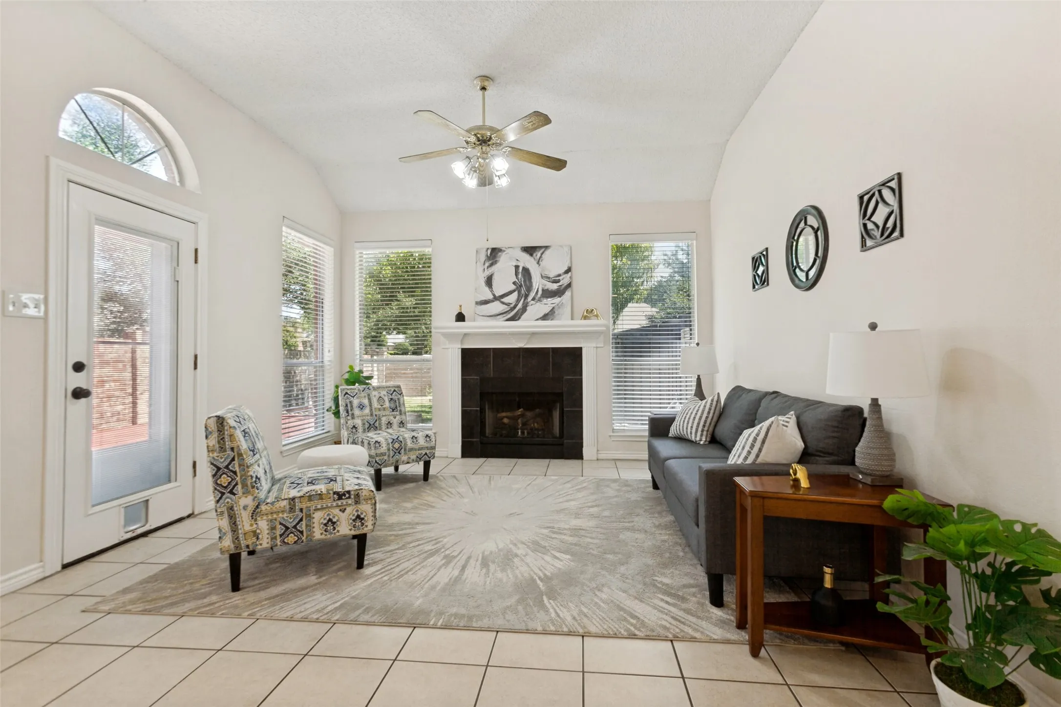 Single Family Residence For Sale in Collin County , 1812 Pantigo Drive, Plano, Texas 75075, 4 Bedroom, 3 Bathroom, 2 Garage spaces, 2,558 Sqft, built in 1990, mls#21364376, Real Estate Agent in Plano, Homes For Sale in Collin county, Homes For Sale in Plano, Realtor in Plano Texas, Real Estate Brokerage Independent Realty Texas, Luminita Cordes Realtor