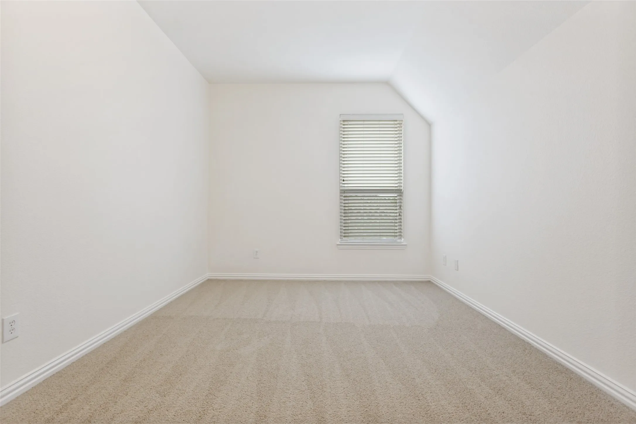 Single Family Residence For Rent in Collin County , 1806 Caprock Road, Allen, Texas 75002, 4 Bedroom, 4 Bathroom, 2 Garage spaces, 3,316 Sqft, built in 2008, mls#21364934, Real Estate Agent in Allen, Homes For Rent in Collin county, Homes For Rent in Allen, Realtor in Allen Texas, Real Estate Brokerage Independent Realty Texas, Luminita Cordes Realtor