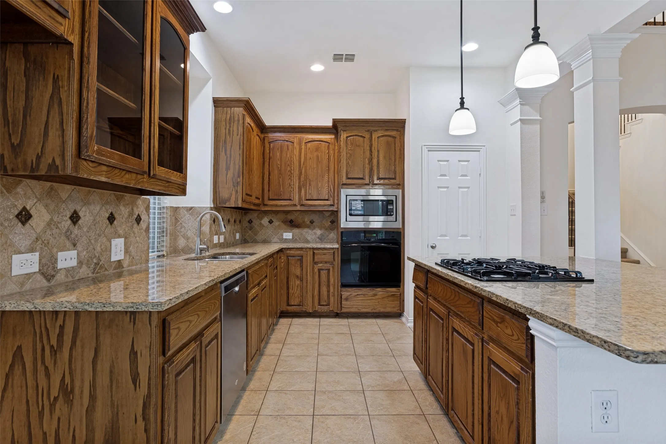 Single Family Residence For Rent in Collin County , 1806 Caprock Road, Allen, Texas 75002, 4 Bedroom, 4 Bathroom, 2 Garage spaces, 3,316 Sqft, built in 2008, mls#21364934, Real Estate Agent in Allen, Homes For Rent in Collin county, Homes For Rent in Allen, Realtor in Allen Texas, Real Estate Brokerage Independent Realty Texas, Luminita Cordes Realtor