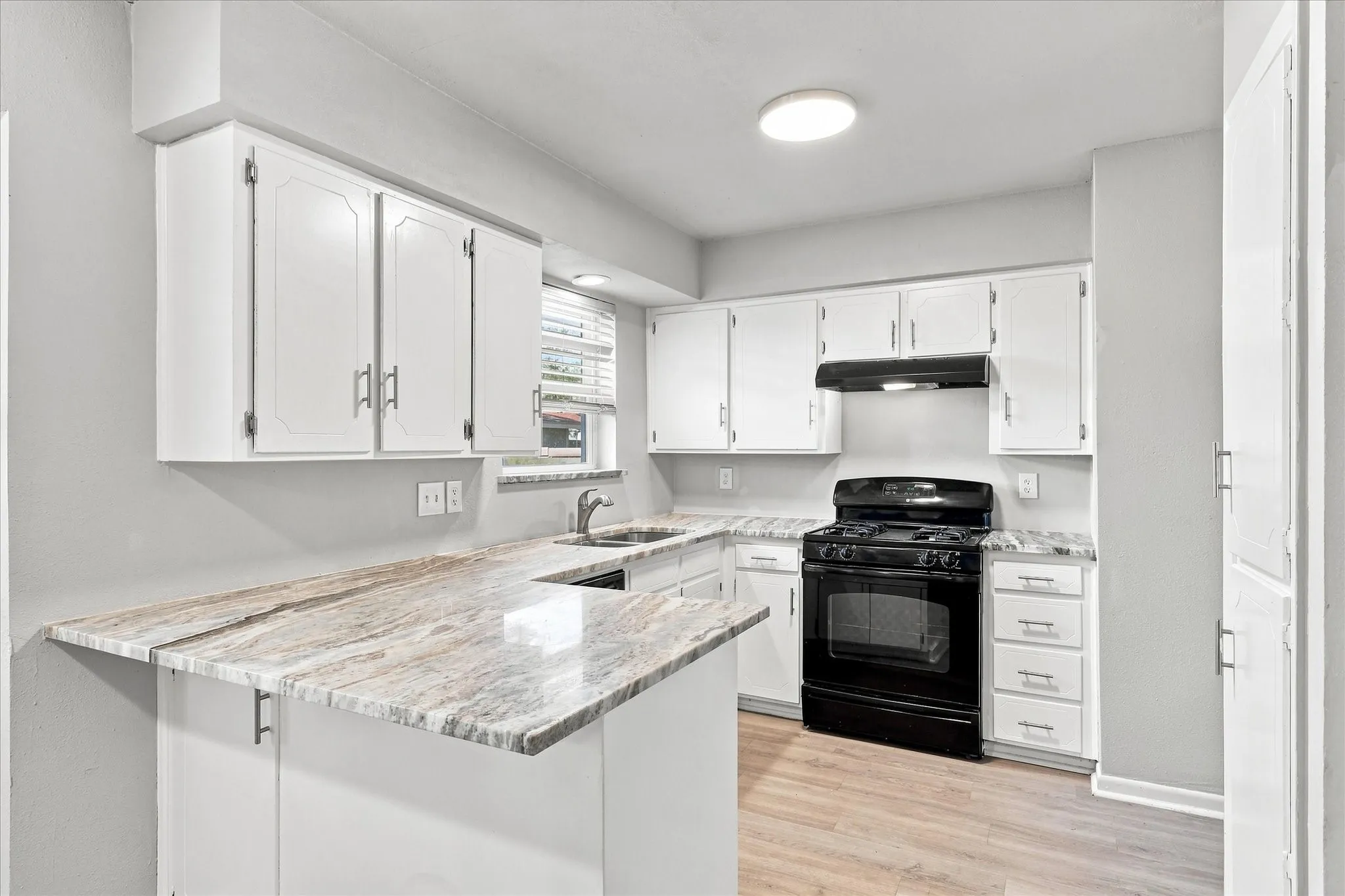 Single Family Residence For Sale in Denton County , 104 Stephen Drive, Sanger, Texas 76266, 3 Bedroom, 2 Bathroom, 2 Garage spaces, 1,332 Sqft, built in 1983, Price $279,000, mls#21364552, Real Estate Agent in Sanger, Homes For Sale in Denton county, Homes For Sale in Sanger, Realtor in Sanger Texas, Real Estate Brokerage Independent Realty Texas, Luminita Cordes Realtor