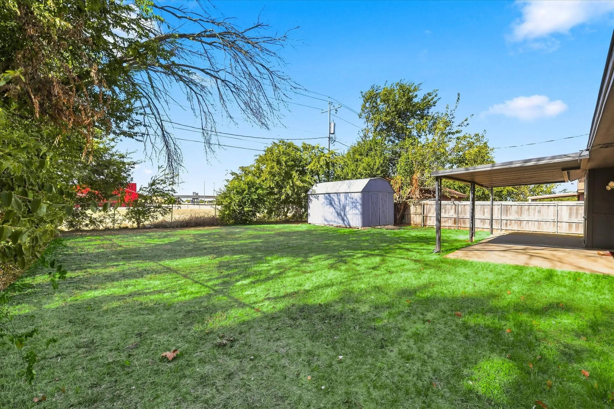 Single Family Residence For Sale in Denton County , 104 Stephen Drive, Sanger, Texas 76266, 3 Bedroom, 2 Bathroom, 2 Garage spaces, 1,332 Sqft, built in 1983, Price $279,000, mls#21364552, Real Estate Agent in Sanger, Homes For Sale in Denton county, Homes For Sale in Sanger, Realtor in Sanger Texas, Real Estate Brokerage Independent Realty Texas, Luminita Cordes Realtor