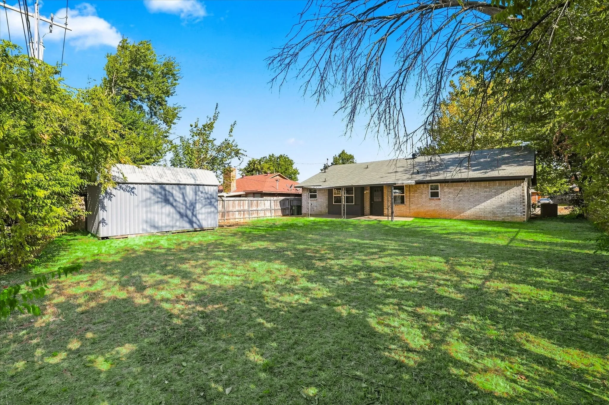Single Family Residence For Sale in Denton County , 104 Stephen Drive, Sanger, Texas 76266, 3 Bedroom, 2 Bathroom, 2 Garage spaces, 1,332 Sqft, built in 1983, Price $279,000, mls#21364552, Real Estate Agent in Sanger, Homes For Sale in Denton county, Homes For Sale in Sanger, Realtor in Sanger Texas, Real Estate Brokerage Independent Realty Texas, Luminita Cordes Realtor