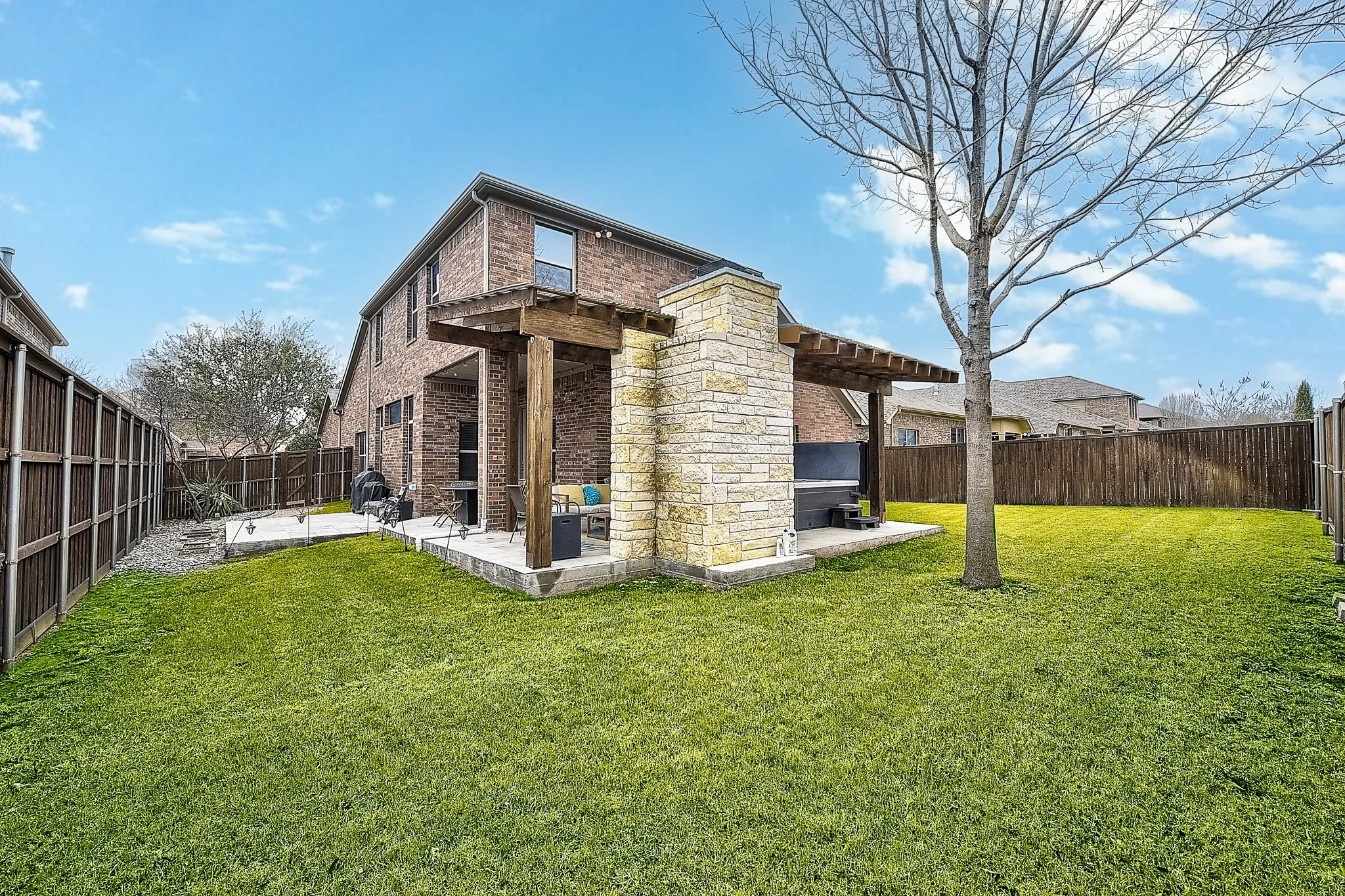 Single Family Residence For Sale in Collin County , 3904 Deer Lake Drive, Mc Kinney, Texas 75071, 3 Bedroom, 3 Bathroom, 2 Garage spaces, 2,456 Sqft, built in 2012, mls#21362948, Real Estate Agent in Mc Kinney, Homes For Sale in Collin county, Homes For Sale in Mc Kinney, Realtor in Mc Kinney Texas, Real Estate Brokerage Independent Realty Texas, Luminita Cordes Realtor