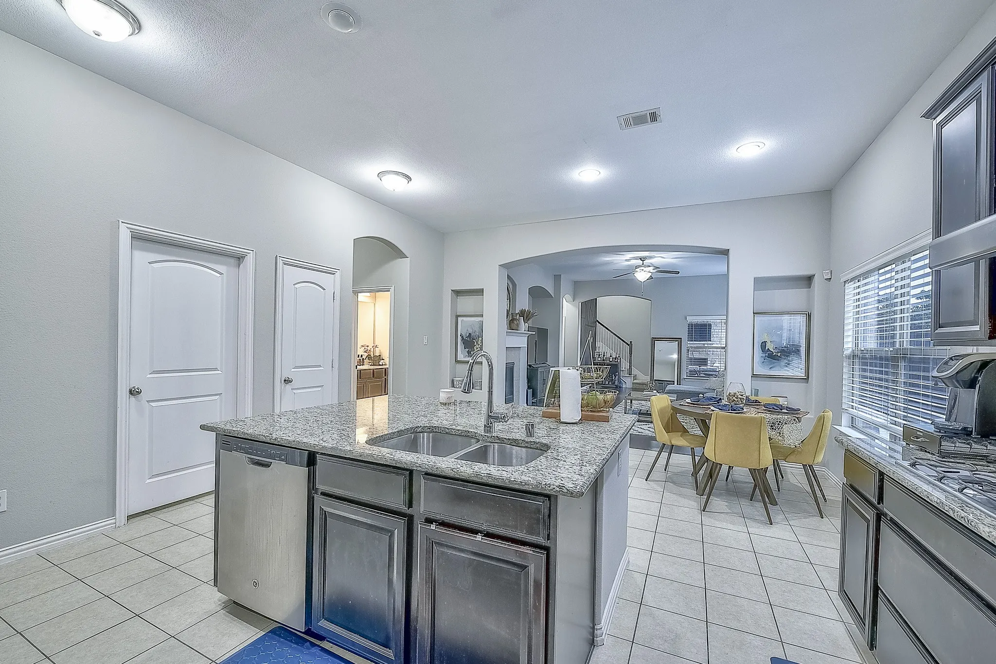 Single Family Residence For Sale in Collin County , 3904 Deer Lake Drive, Mc Kinney, Texas 75071, 3 Bedroom, 3 Bathroom, 2 Garage spaces, 2,456 Sqft, built in 2012, mls#21362948, Real Estate Agent in Mc Kinney, Homes For Sale in Collin county, Homes For Sale in Mc Kinney, Realtor in Mc Kinney Texas, Real Estate Brokerage Independent Realty Texas, Luminita Cordes Realtor