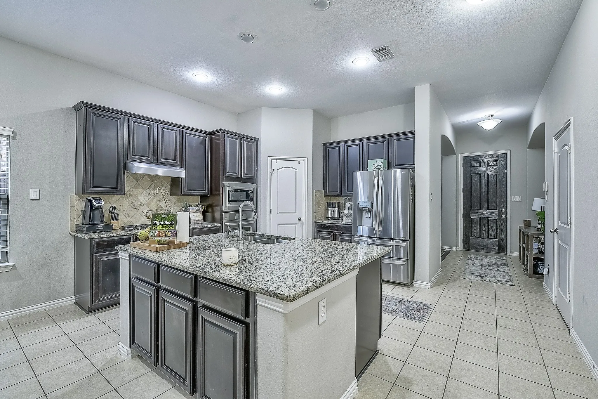 Single Family Residence For Sale in Collin County , 3904 Deer Lake Drive, Mc Kinney, Texas 75071, 3 Bedroom, 3 Bathroom, 2 Garage spaces, 2,456 Sqft, built in 2012, mls#21362948, Real Estate Agent in Mc Kinney, Homes For Sale in Collin county, Homes For Sale in Mc Kinney, Realtor in Mc Kinney Texas, Real Estate Brokerage Independent Realty Texas, Luminita Cordes Realtor