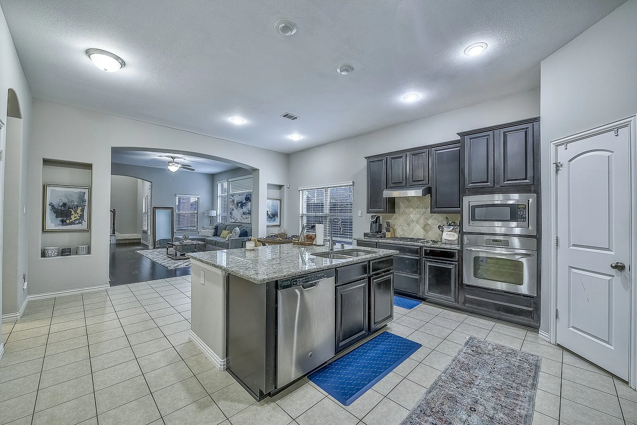 Single Family Residence For Sale in Collin County , 3904 Deer Lake Drive, Mc Kinney, Texas 75071, 3 Bedroom, 3 Bathroom, 2 Garage spaces, 2,456 Sqft, built in 2012, mls#21362948, Real Estate Agent in Mc Kinney, Homes For Sale in Collin county, Homes For Sale in Mc Kinney, Realtor in Mc Kinney Texas, Real Estate Brokerage Independent Realty Texas, Luminita Cordes Realtor