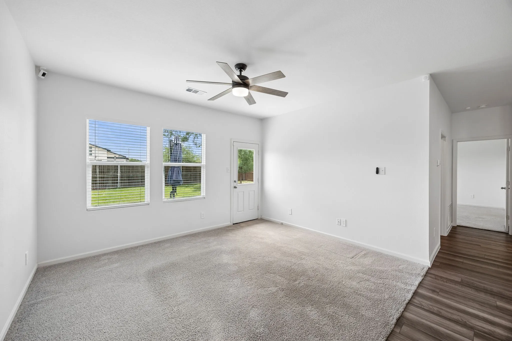 Single Family Residence For Sale in Tarrant County , 1601 Shadow Hawk, Fort Worth, Texas 76052, 3 Bedroom, 2 Bathroom, 2 Garage spaces, 1,431 Sqft, built in 2022, mls#21364938, Real Estate Agent in Fort Worth, Homes For Sale in Tarrant county, Homes For Sale in Fort Worth, Realtor in Fort Worth Texas, Real Estate Brokerage Independent Realty Texas, Luminita Cordes Realtor