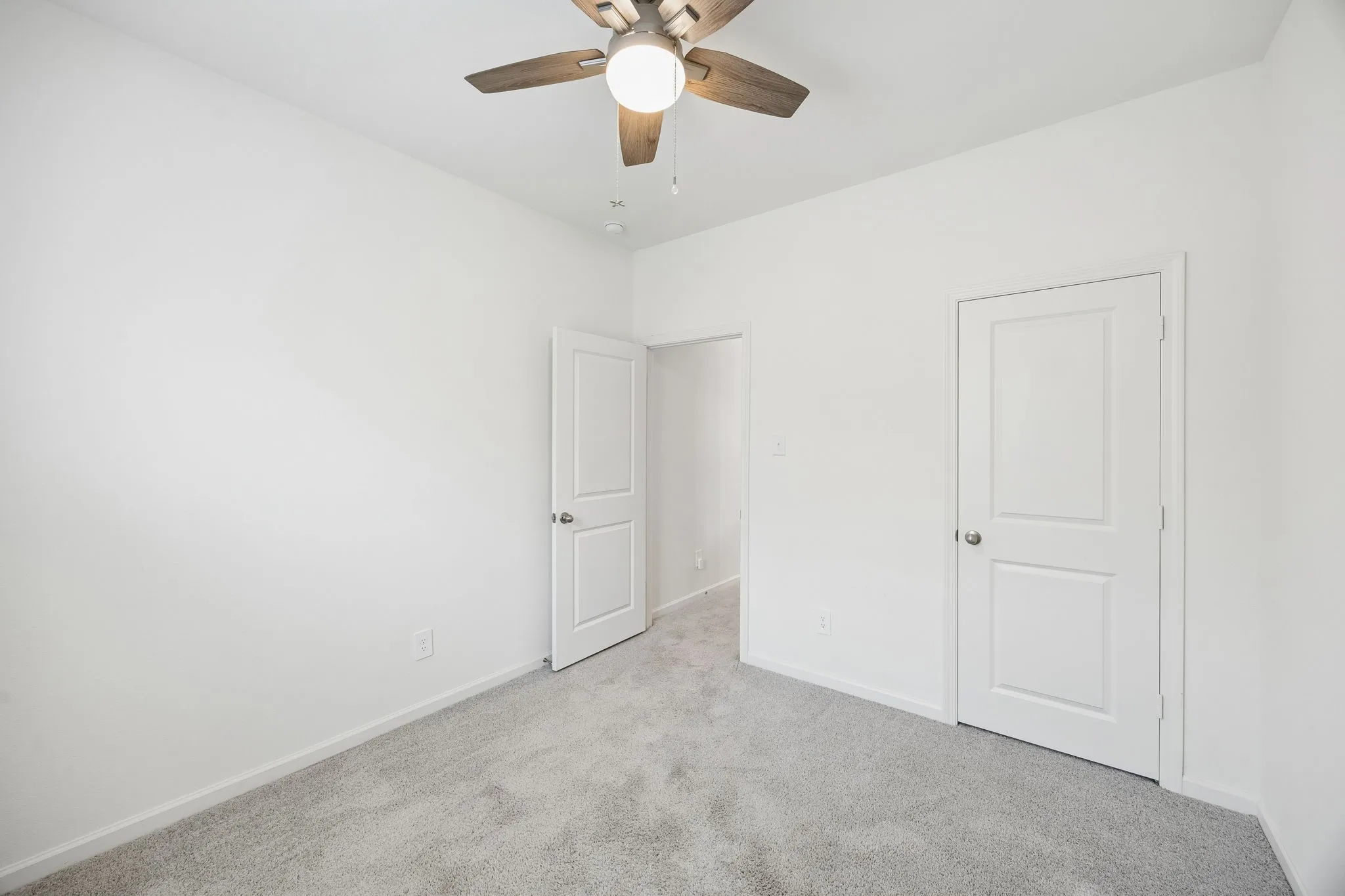 Single Family Residence For Sale in Tarrant County , 1601 Shadow Hawk, Fort Worth, Texas 76052, 3 Bedroom, 2 Bathroom, 2 Garage spaces, 1,431 Sqft, built in 2022, mls#21364938, Real Estate Agent in Fort Worth, Homes For Sale in Tarrant county, Homes For Sale in Fort Worth, Realtor in Fort Worth Texas, Real Estate Brokerage Independent Realty Texas, Luminita Cordes Realtor